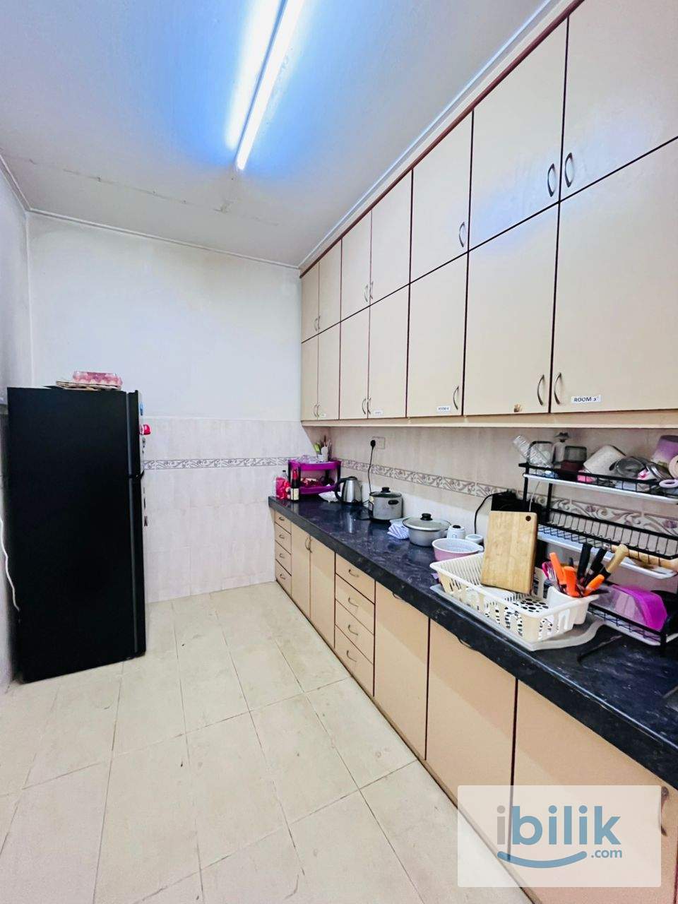 SINGLE ROOM - 1 MINUTE to LRT TAMAN PARAMOUNT - Image 1