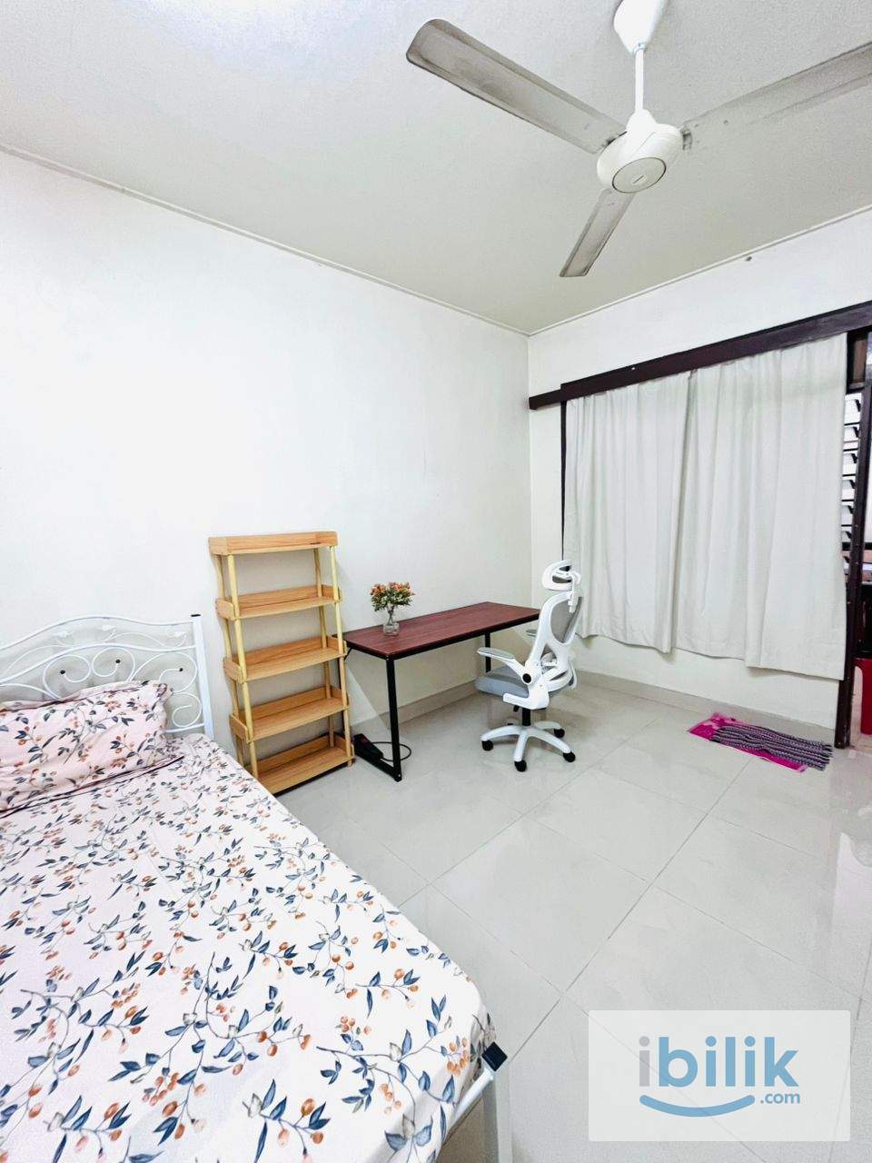 MIDDLE ROOM - 1 MINUTE to LRT TAMAN PARAMOUNT - Image 5