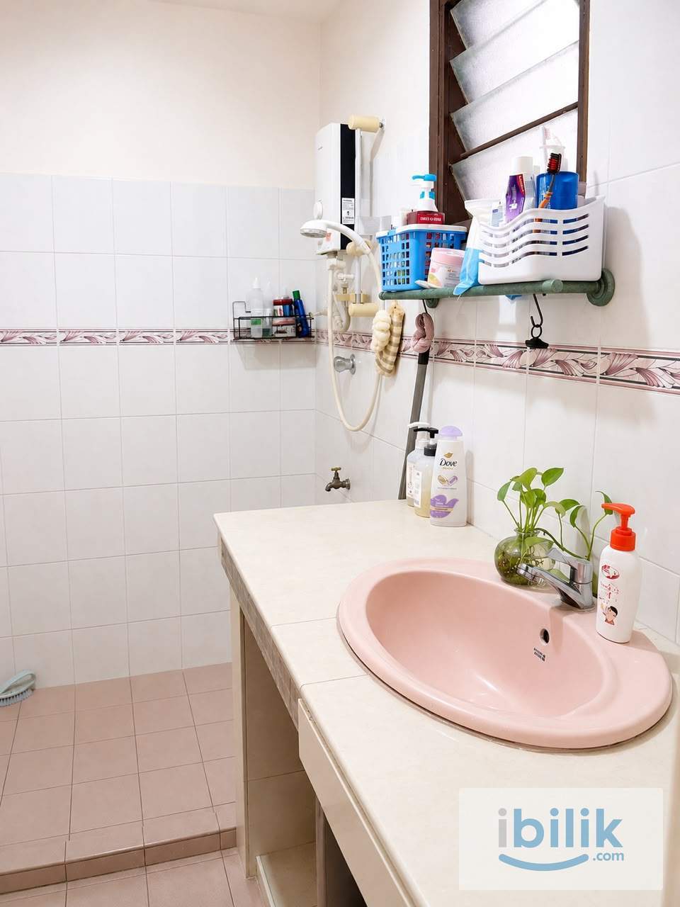 ‼️1 min Walk to Taman Paramount LRT 🚉 Middle Room For Rent 👸 Female Only Unit - Image 2