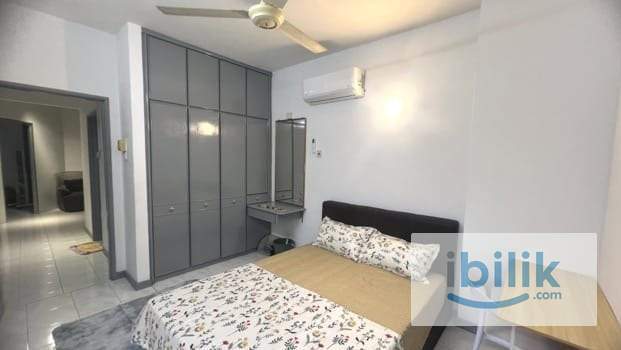 MIDDLE ROOM - Image 2