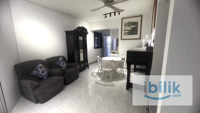 MIDDLE ROOM - Image 4