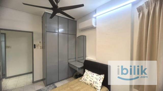 MIDDLE ROOM - Image 6