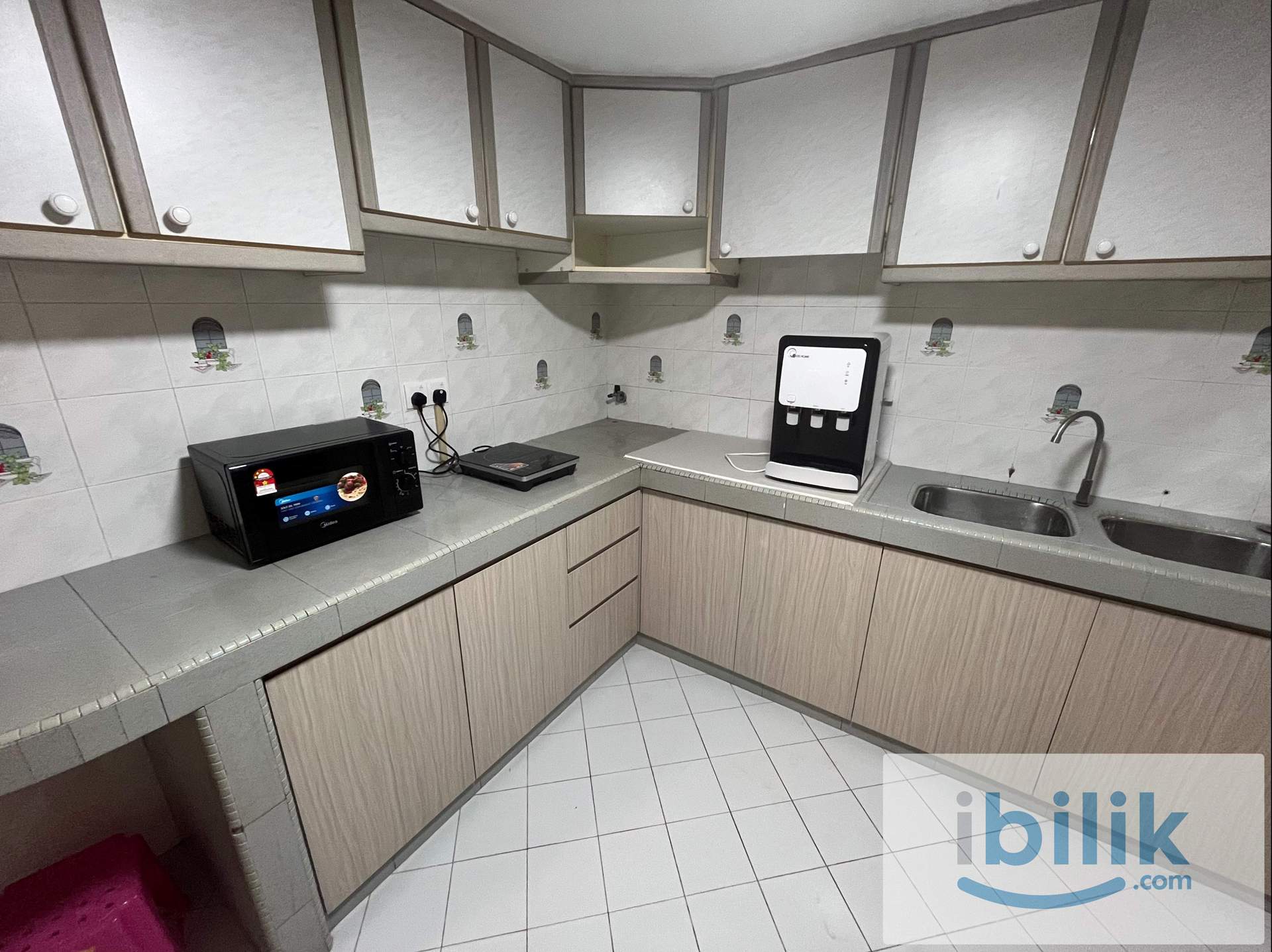🏠Queen Bedroom Pantai Panorama🏠-Free WiFi 🌐🚄Walking to LRT🚄 - Image 4