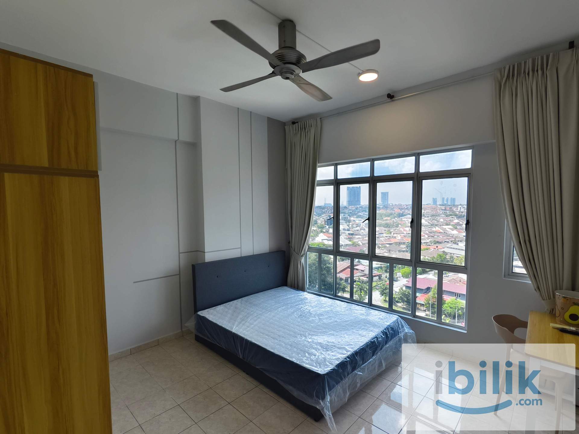 🏠Queen Room at Millennium Square Residence, PJ Section 14🏠-Free WiFi 🌐🚄Walking to LRT🚄LAST ROOM LEFT - Image 1