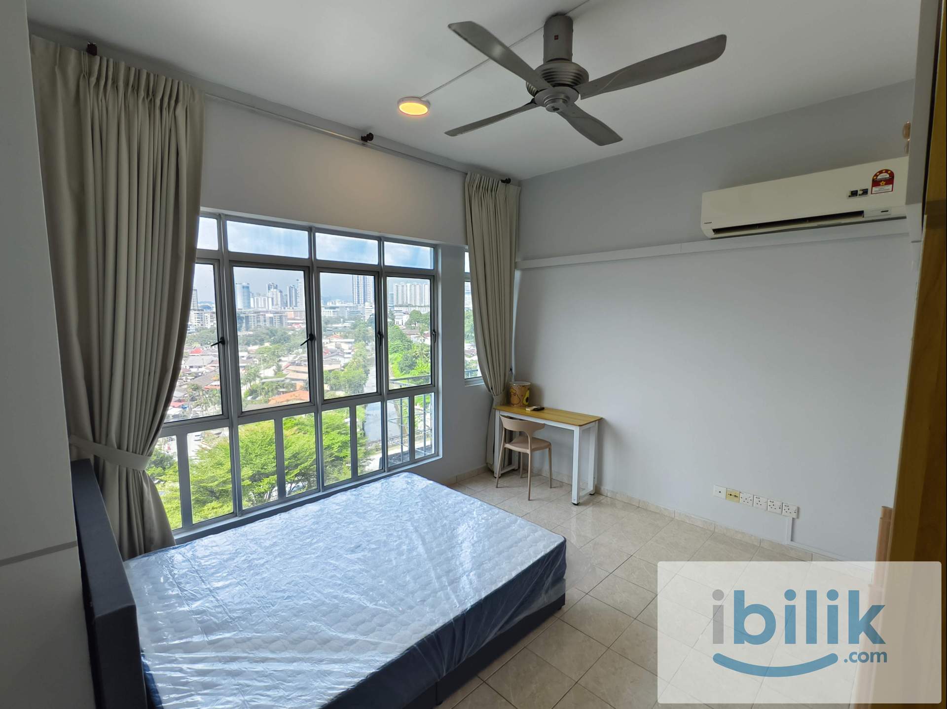 🏠Queen Room at Millennium Square Residence, PJ Section 14🏠-Free WiFi 🌐🚄Walking to LRT🚄LAST ROOM LEFT - Image 2