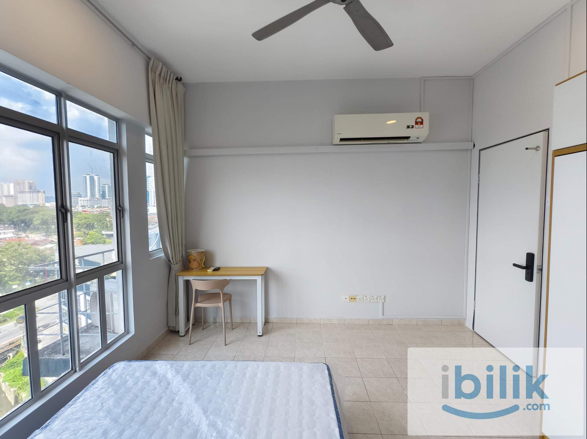 🏠Queen Room at Millennium Square Residence, PJ Section 14🏠-Free WiFi 🌐🚄Walking to LRT🚄LAST ROOM LEFT - Image 6