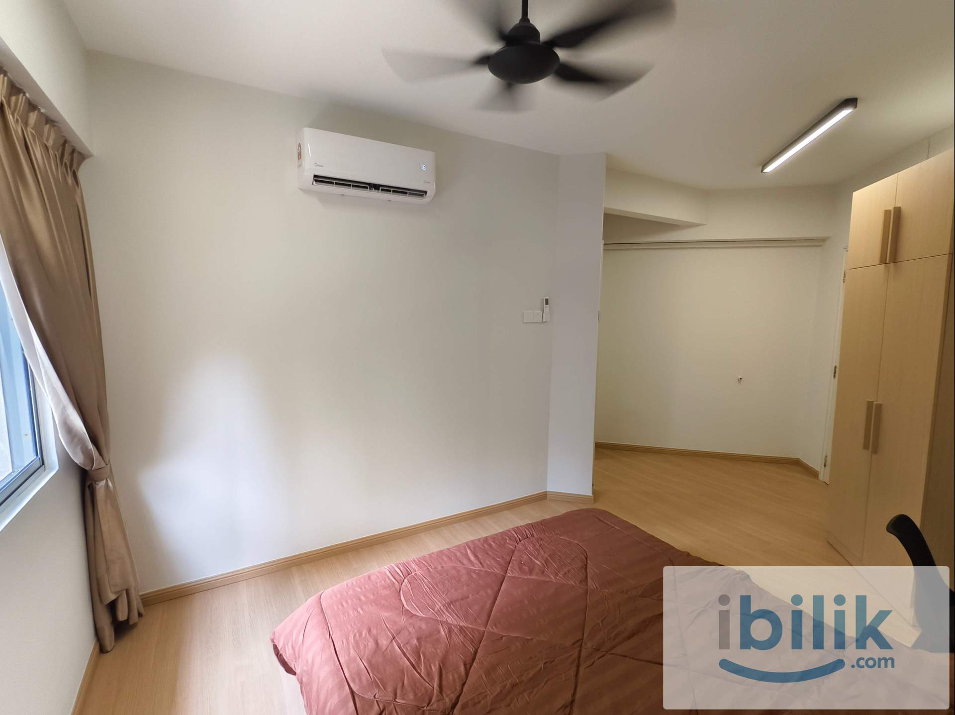 🏠Master Bedroom at Pantai Panorama-Bangsar South🏠-Free WiFi 🌐🚄Walking to LRT🚄 - Image 3