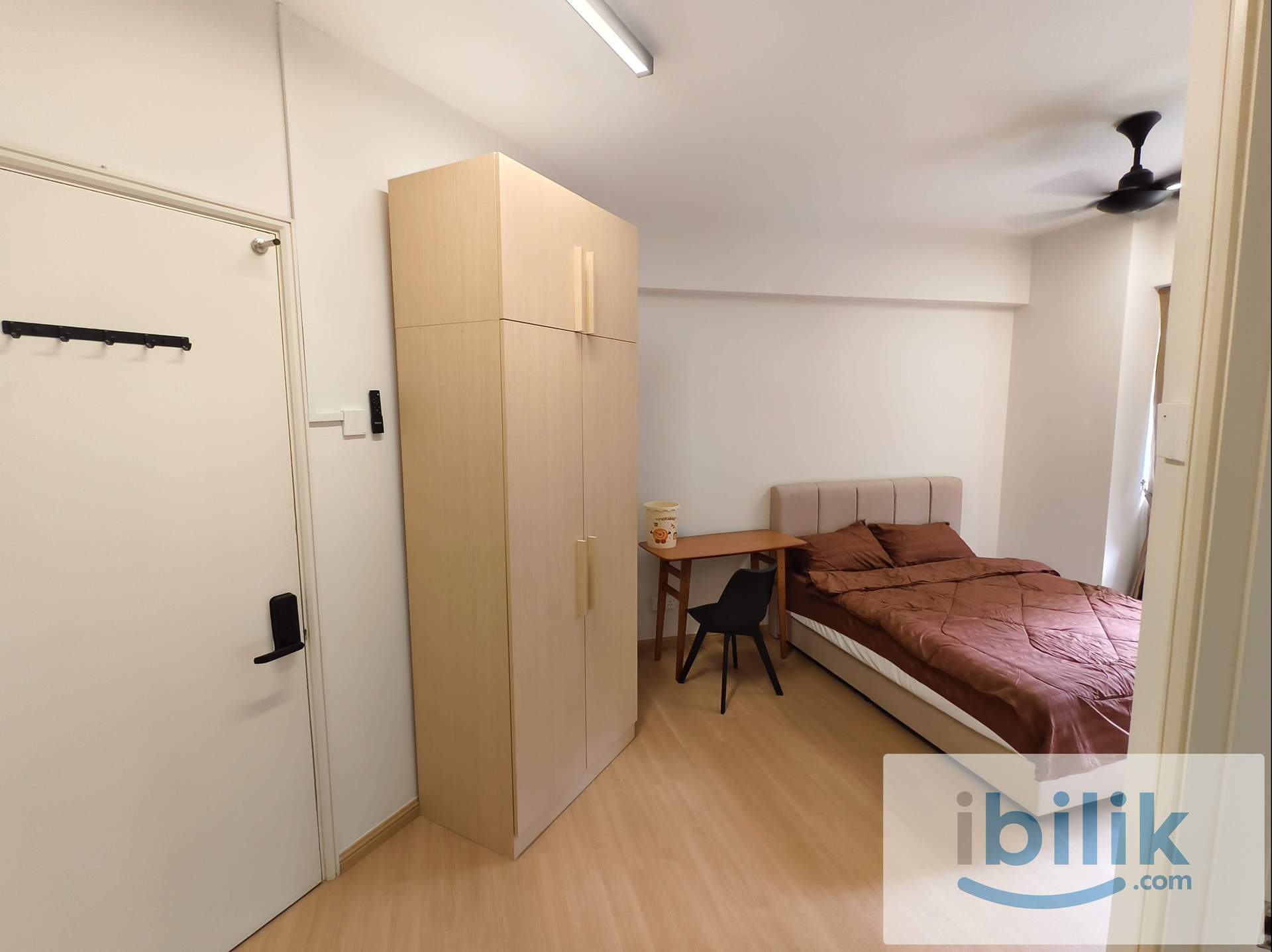 🏠Master Bedroom at Pantai Panorama-Bangsar South🏠-Free WiFi 🌐🚄Walking to LRT🚄 - Image 4