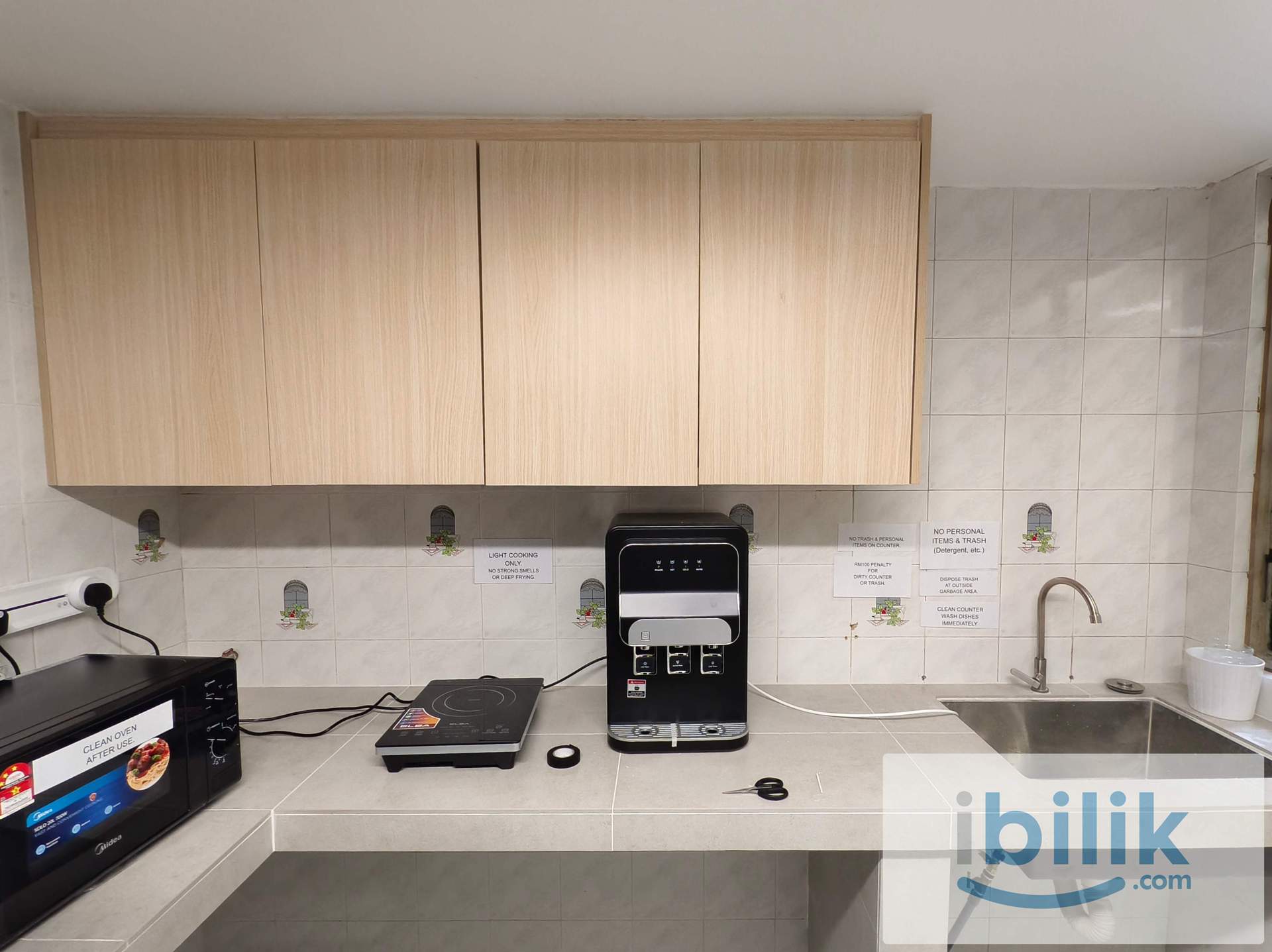 🏠Master Bedroom at Pantai Panorama-Bangsar South🏠-Free WiFi 🌐🚄Walking to LRT🚄 - Image 6