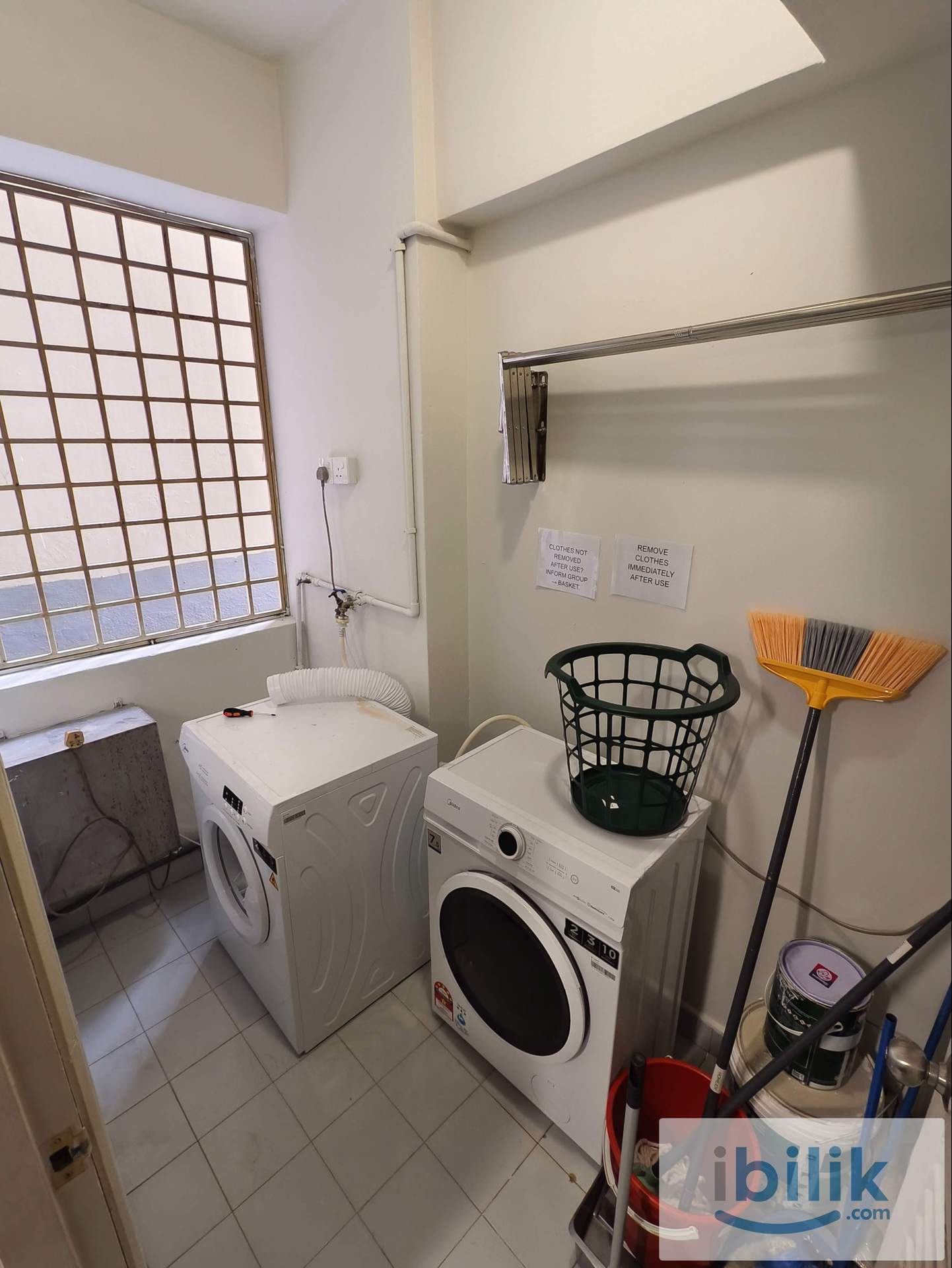 🏠Master Bedroom at Pantai Panorama-Bangsar South🏠-Free WiFi 🌐🚄Walking to LRT🚄 - Image 7