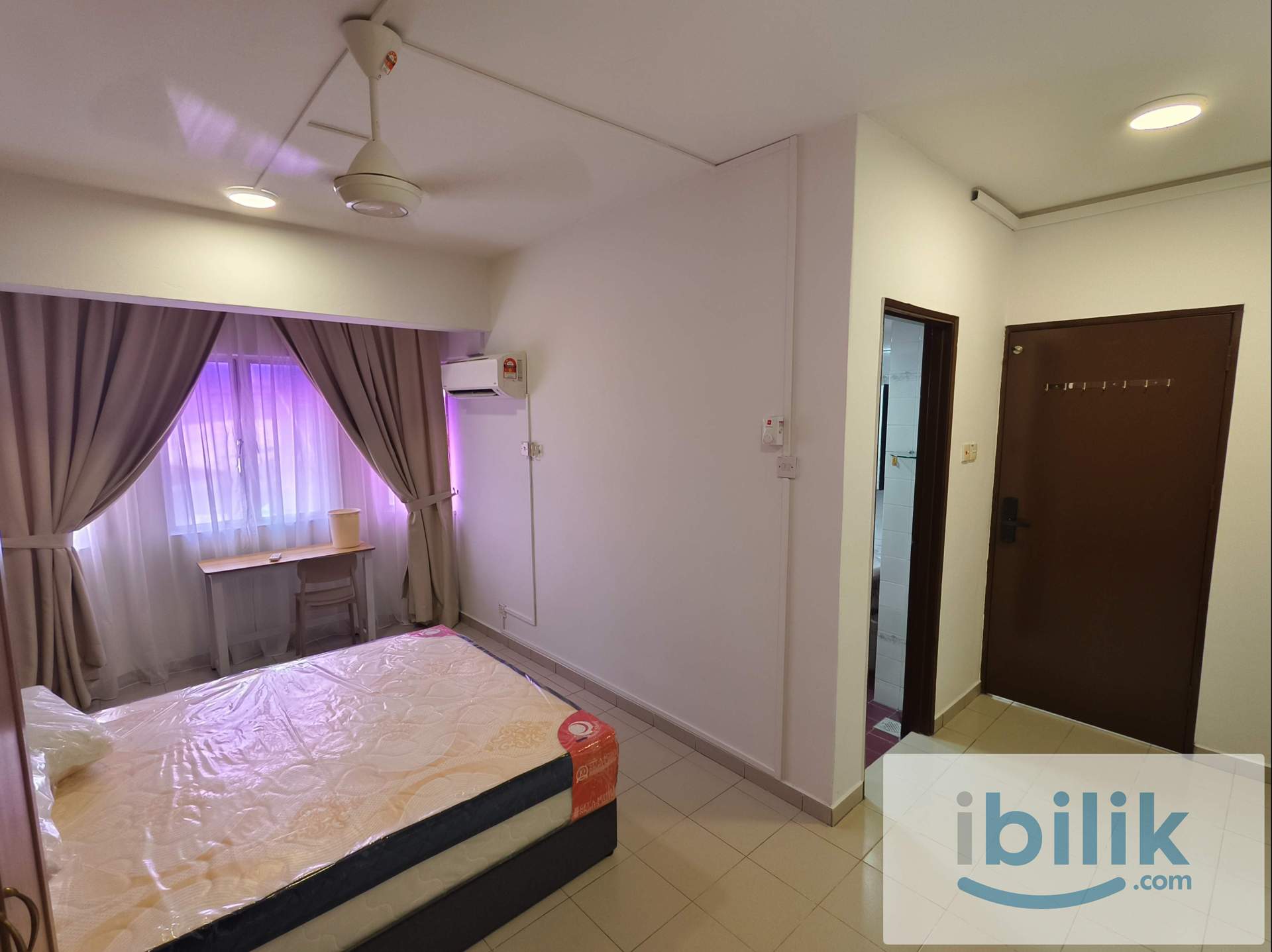 🏠Master Bedroom at Shang Villa-Kelana Jaya🏠-Free WiFi 🌐🚄Walking to LRT 1 & 3🚄Speacial offer - Image 3