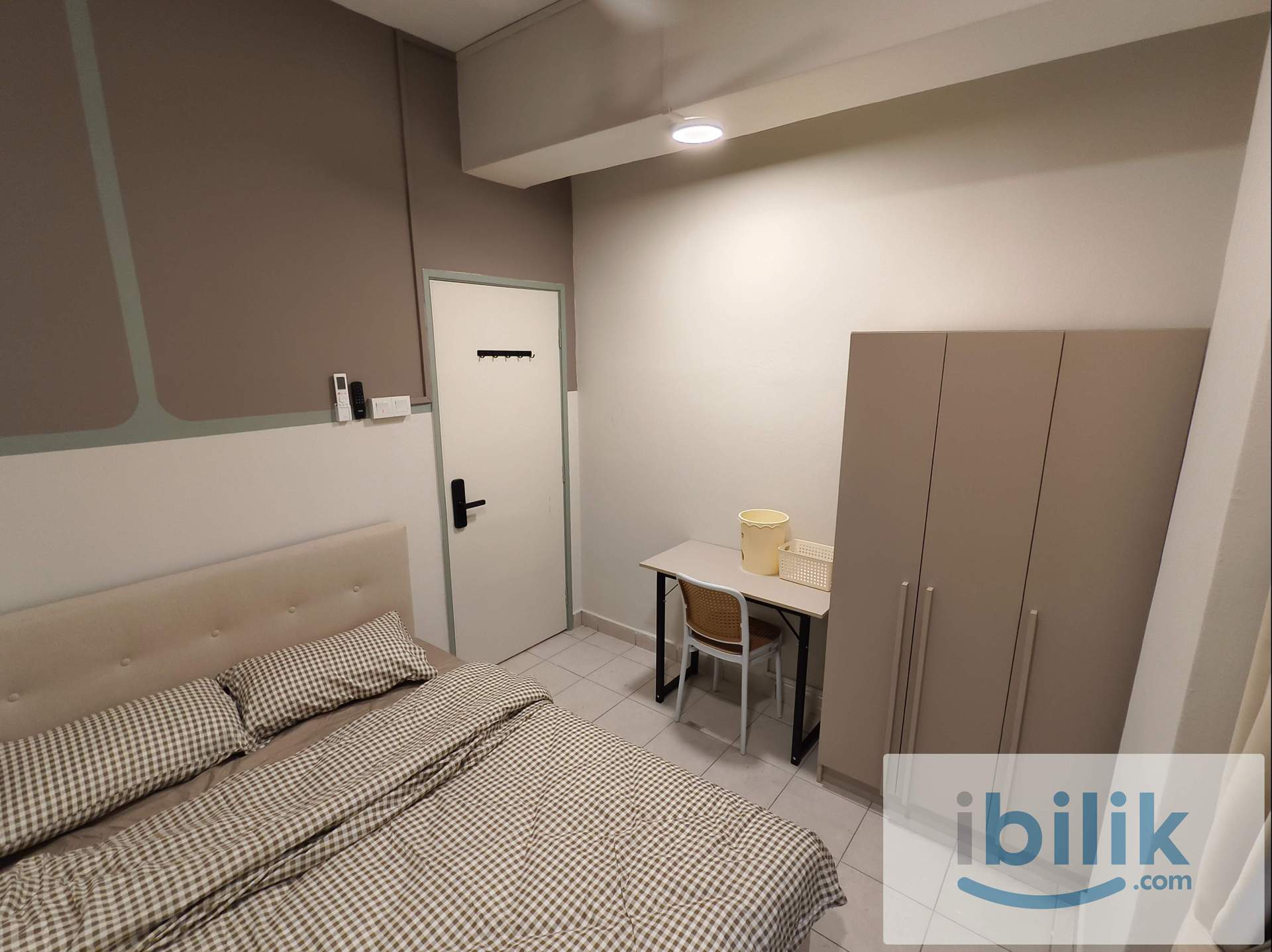 🏠Queen Room at Plaza Prima🏠-Free WiFi 🌐Free Electricity for Common Area - Image 3