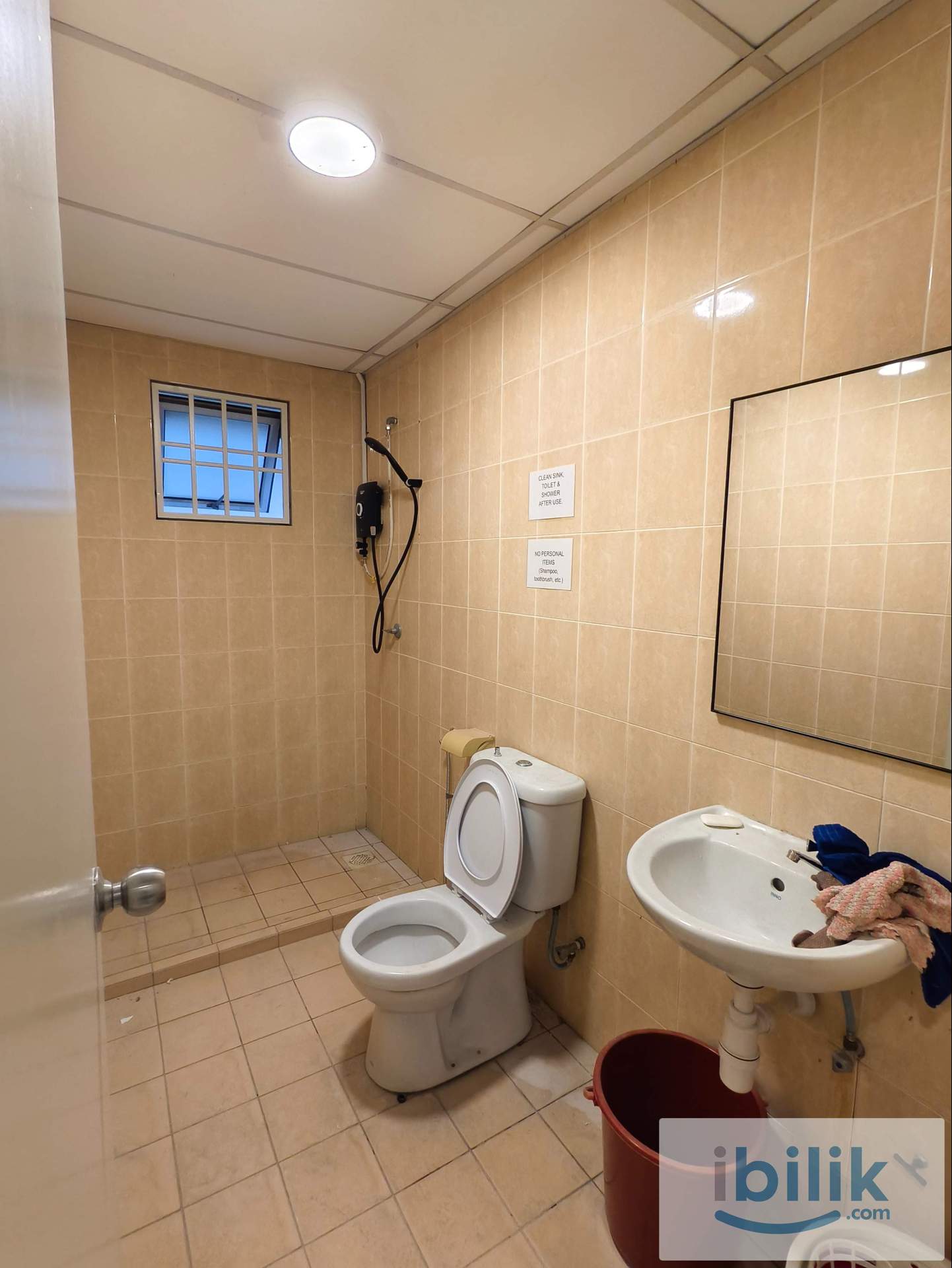 🏠Queen Room at Plaza Prima🏠-Free WiFi 🌐Free Electricity for Common Area - Image 6