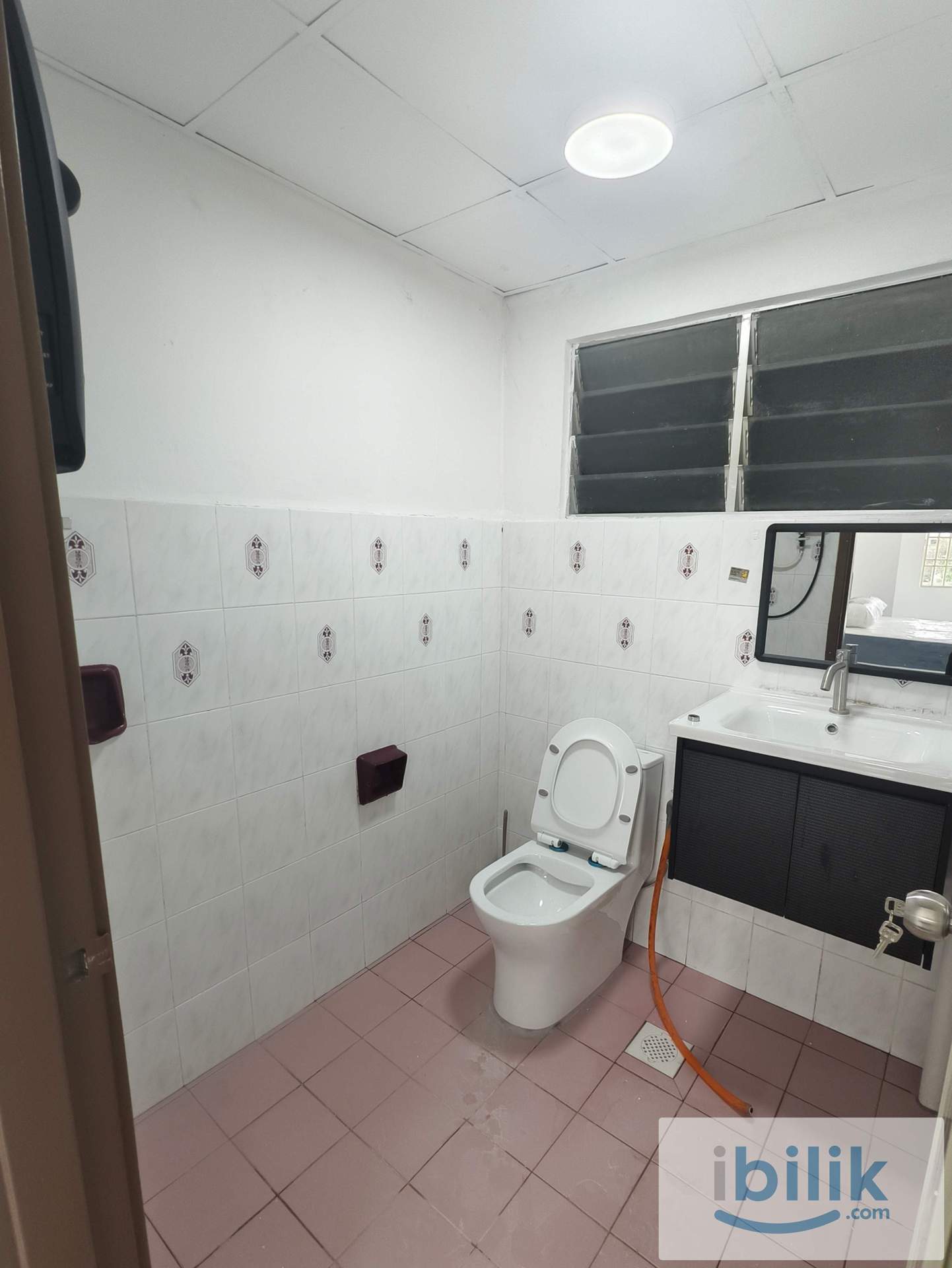 🏠Single Room at Puncak Seri Kelana @ Ara Damansara🏠-Free WiFi 🌐🚄Walking to LRT🚄 - Image 6