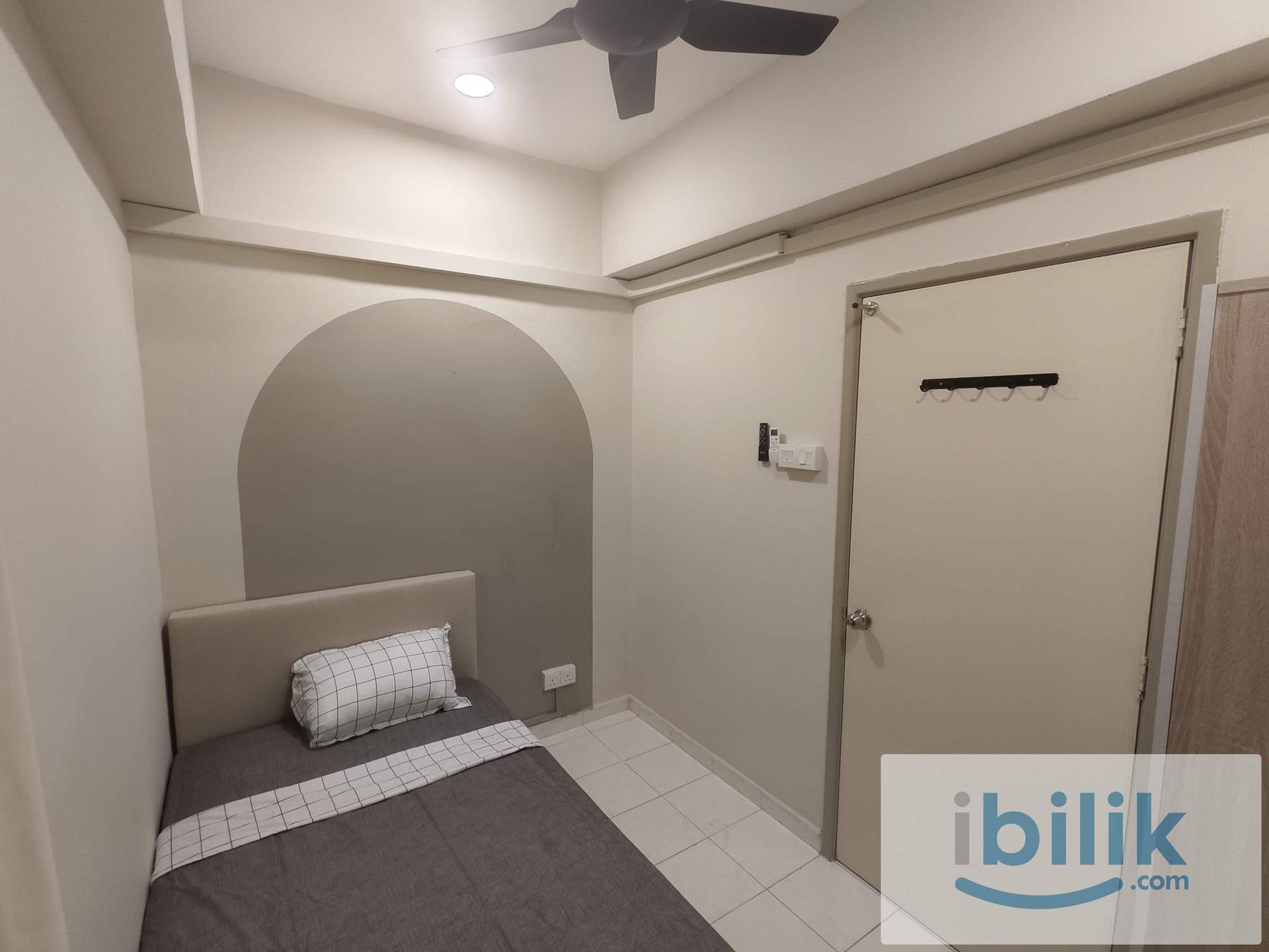 🏠 Single or Queen Bedroom Full Furnish at Kelana Puteri 🏠  | 📶 Free WiFi & 💧 Water & ⚡ Common Area Electric - Image 1
