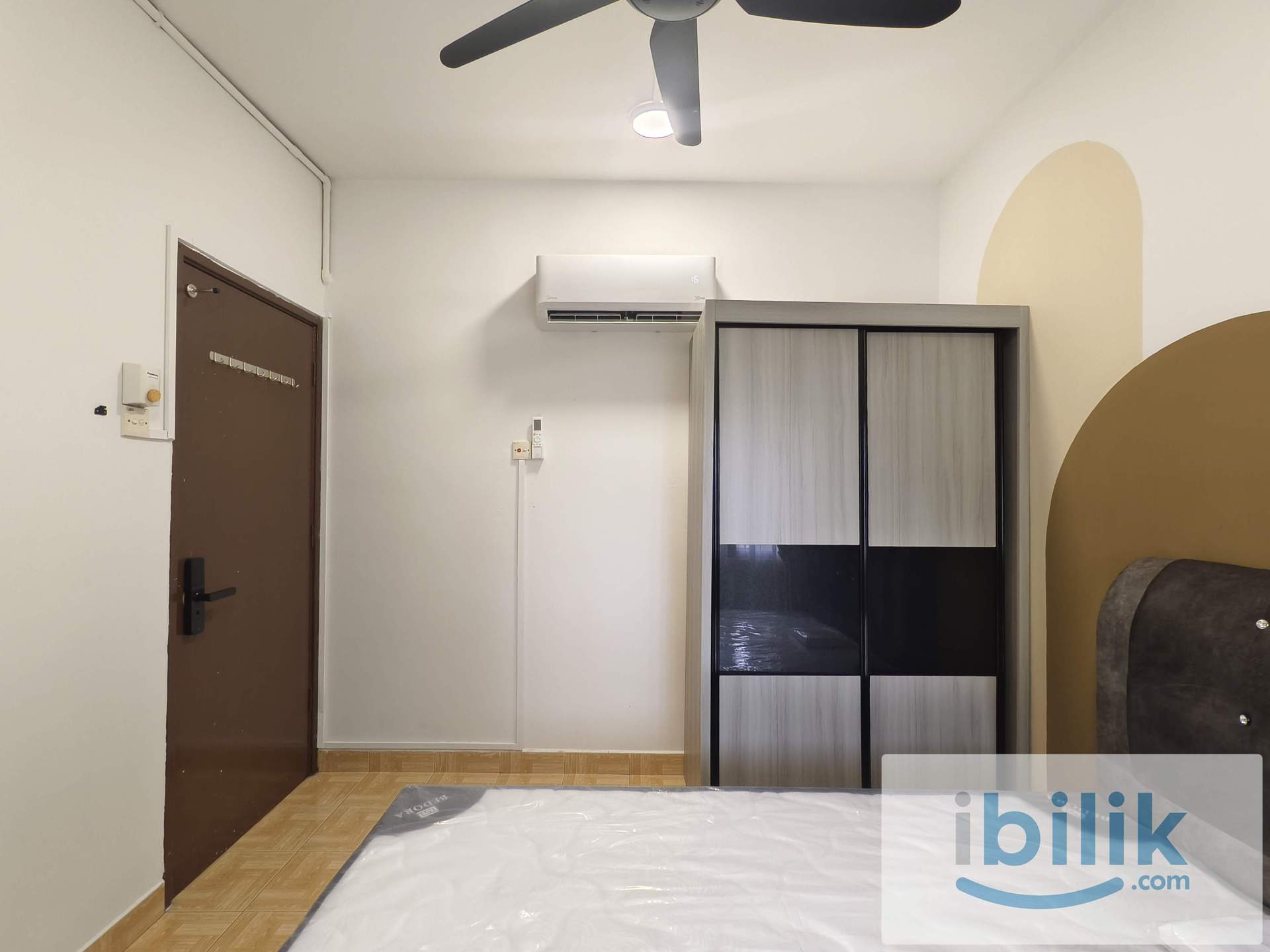 🏠 Queen Bedroom Full Furnish at Awana Puri 🚶‍♂️ Walk to LRT🚆 | 📶 Free WiFi & 💧 Water & ⚡ Common Area Electric - Image 3