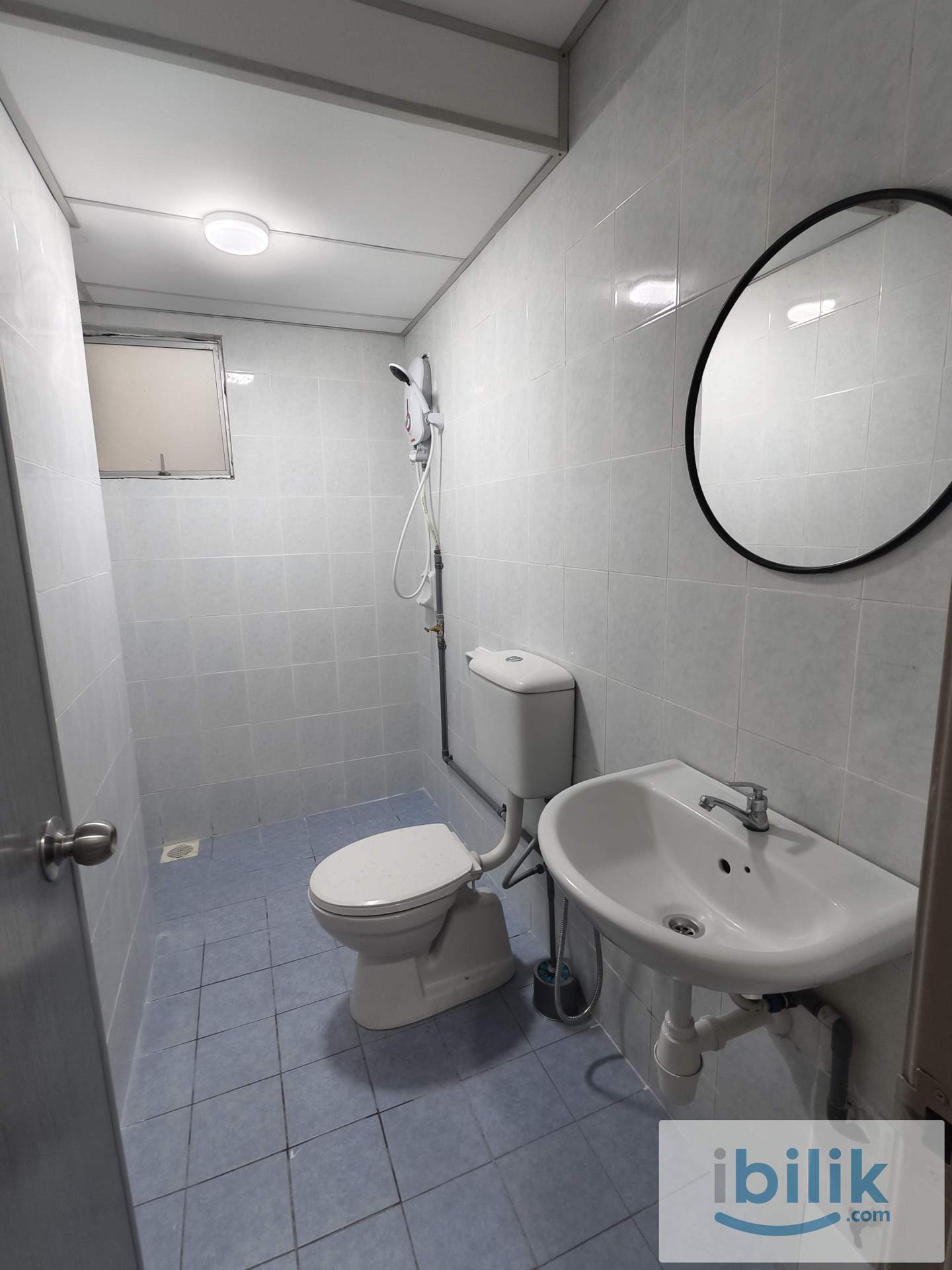 🏠 Master Bedroom Full Furnish at Wangsa Metroview🚶‍♂️ Walk to LRT 🚆 | 📶 Free WiFi & 💧 Water & ⚡ Common Area Electric - Image 6