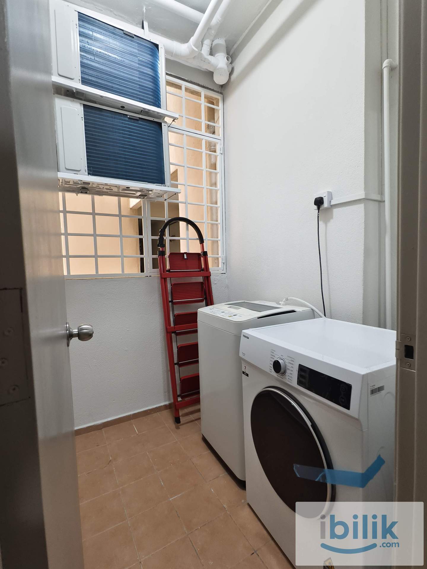 🏠 Master Bedroom Full Furnish at Wangsa Metroview🚶‍♂️ Walk to LRT 🚆 | 📶 Free WiFi & 💧 Water & ⚡ Common Area Electric - Image 8