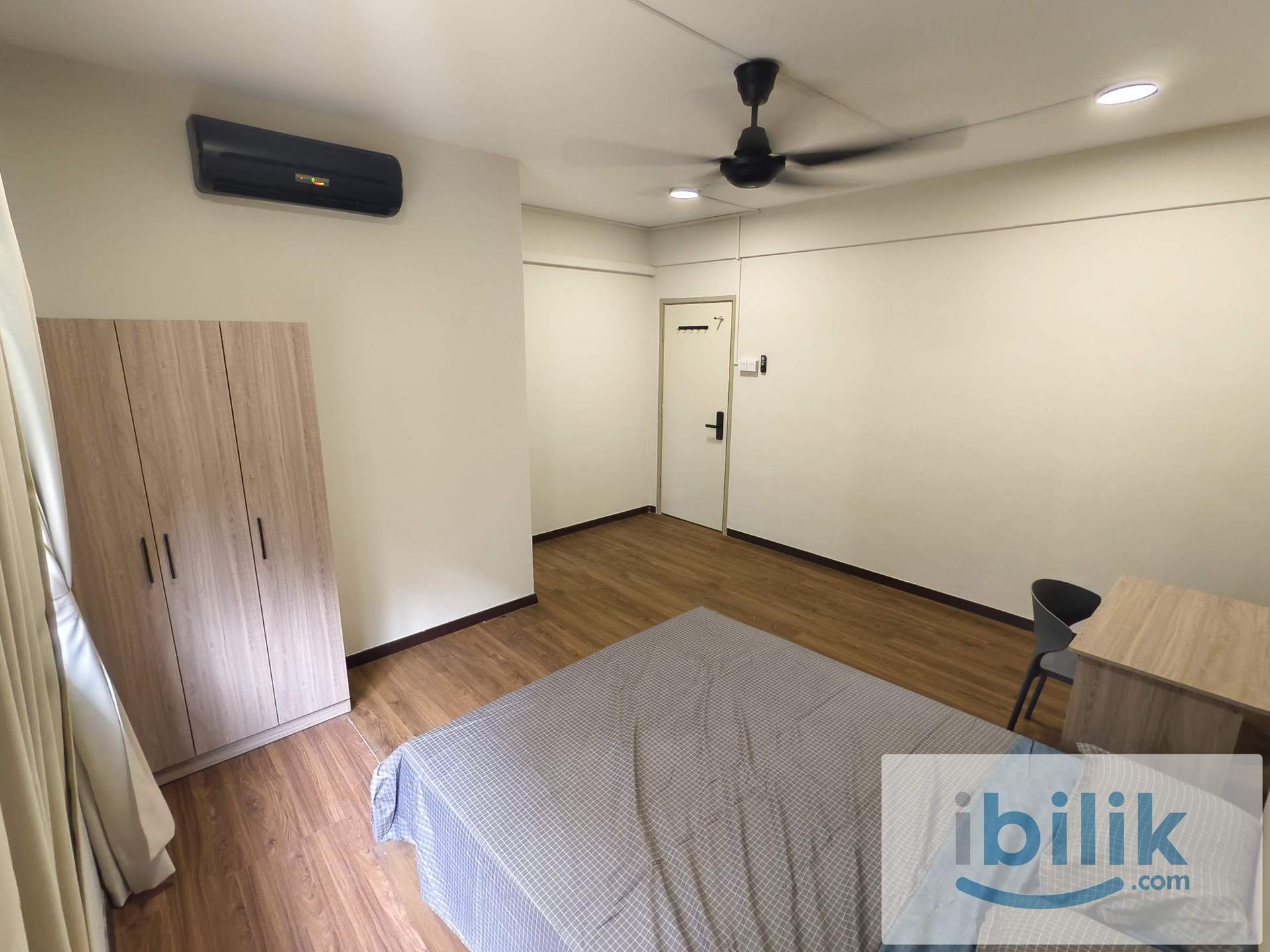 🏠 Master Bedroom Full Furnish at Puncak Nusa Kelana 🚶‍♂️ Walk to LRT 🚆 | 📶 Free WiFi & 💧 Water & ⚡ Common Area Electric - Image 3