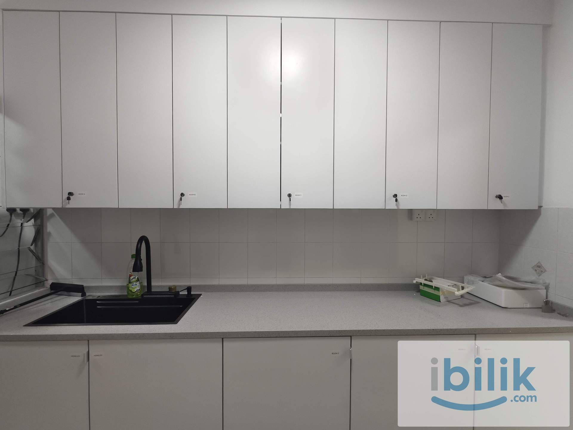 Queen Bedroom Full Furnish at Puncak Seri Kelana🚶‍♂️ Walk to LRT 🚆 | 📶 Free WiFi & 💧 Water & ⚡ Common Area Electric - Image 5