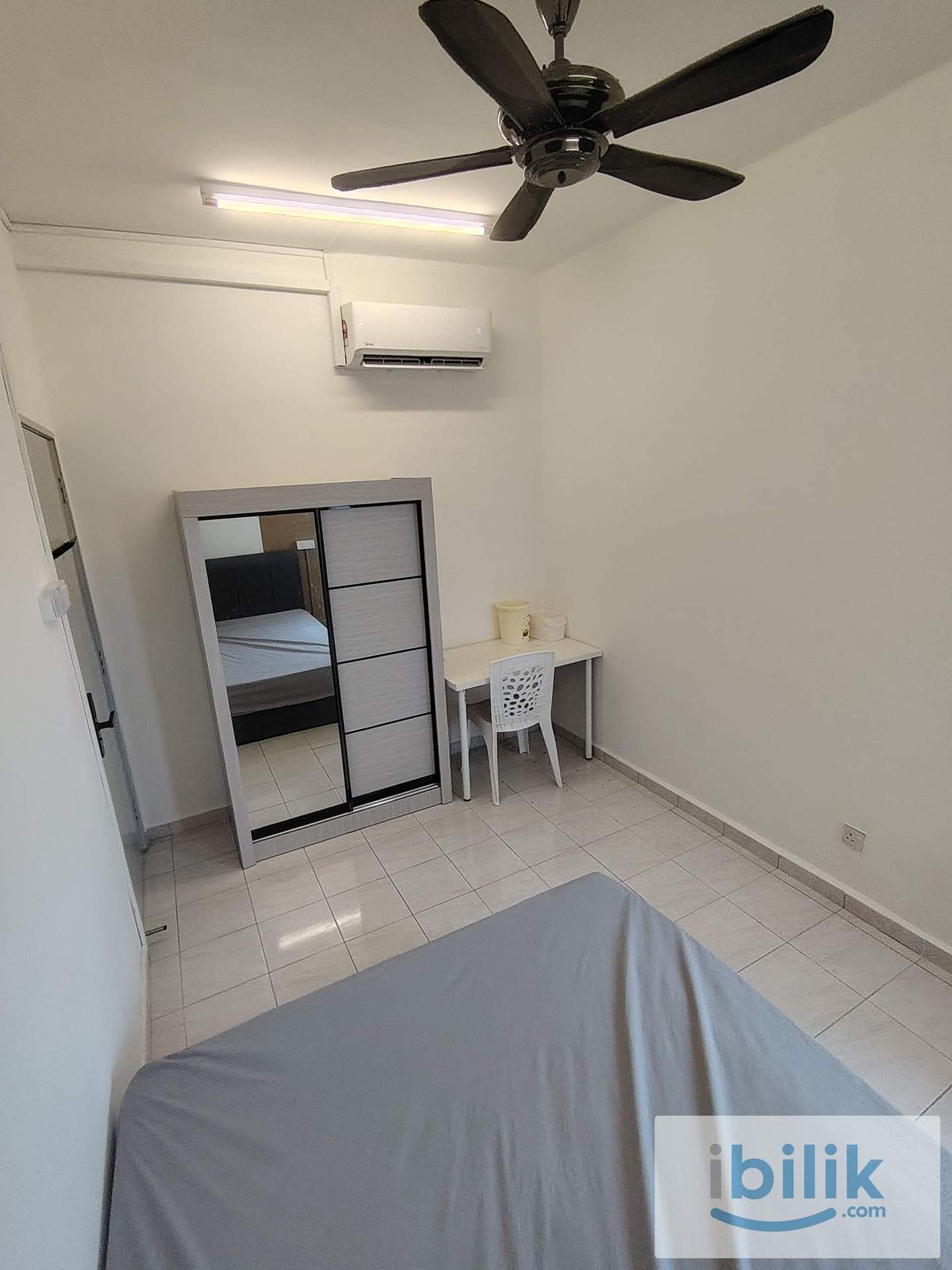 🏡✨ Fully Furnished Queen Room @ Wangsa Metroview 📶 FREE WiFi 💡 FREE Common Area Electricity 💧 FREE Water - Image 3