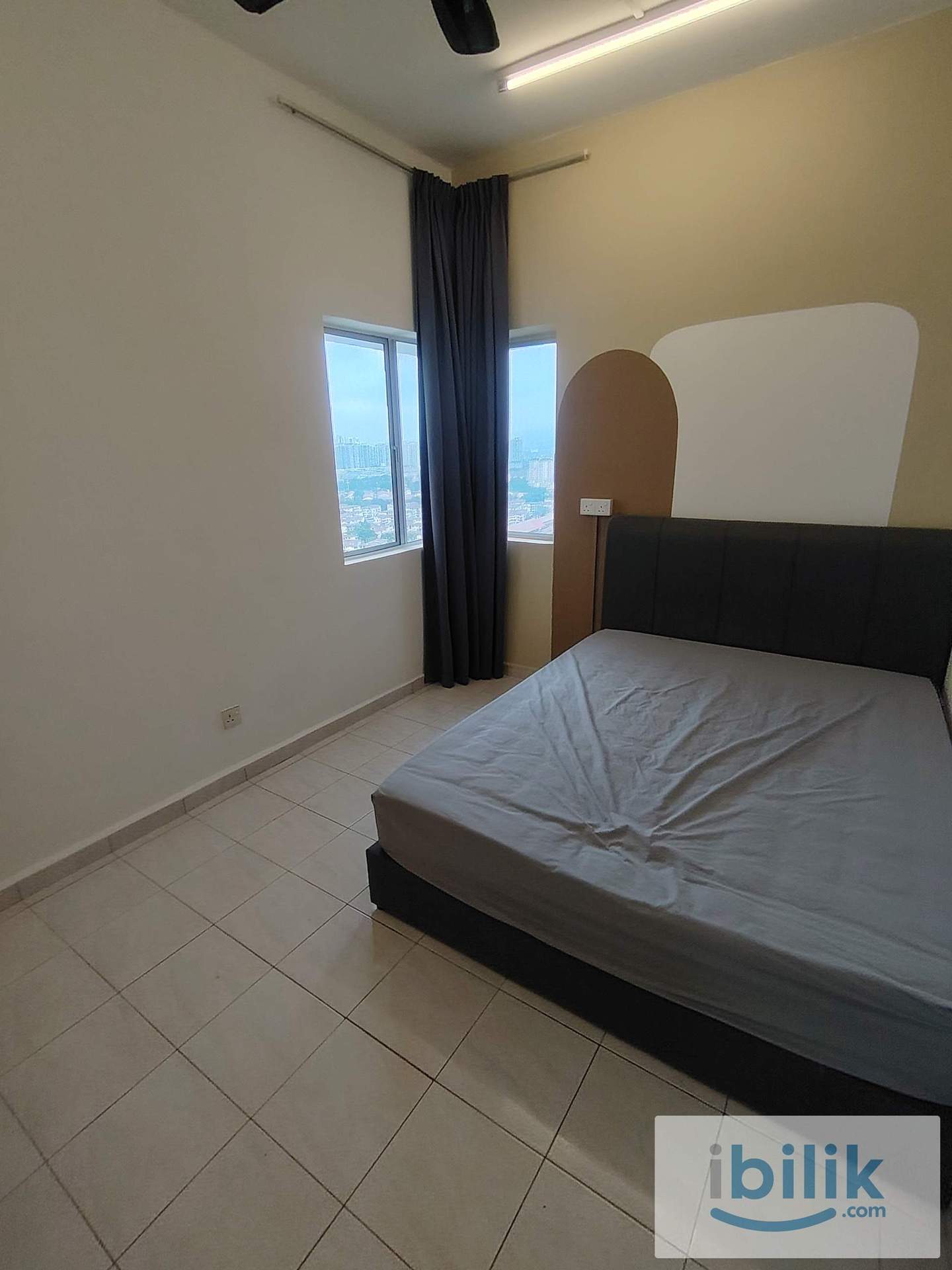 🏡✨ Fully Furnished Queen Room @ Wangsa Metroview 📶 FREE WiFi 💡 FREE Common Area Electricity 💧 FREE Water - Image 1