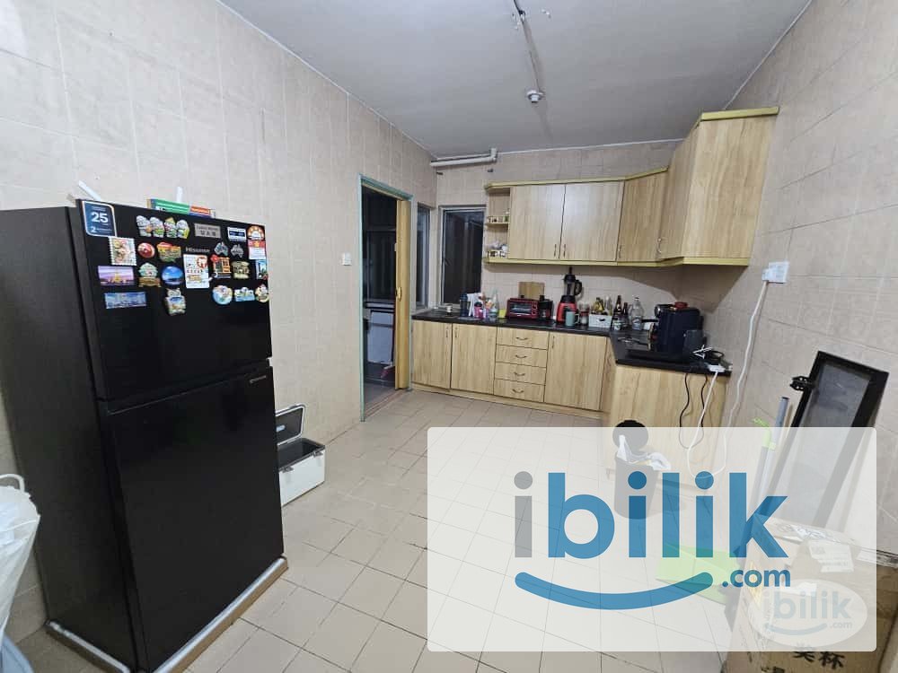 Middle Room at Amadesa, Desa Petaling - Image 5