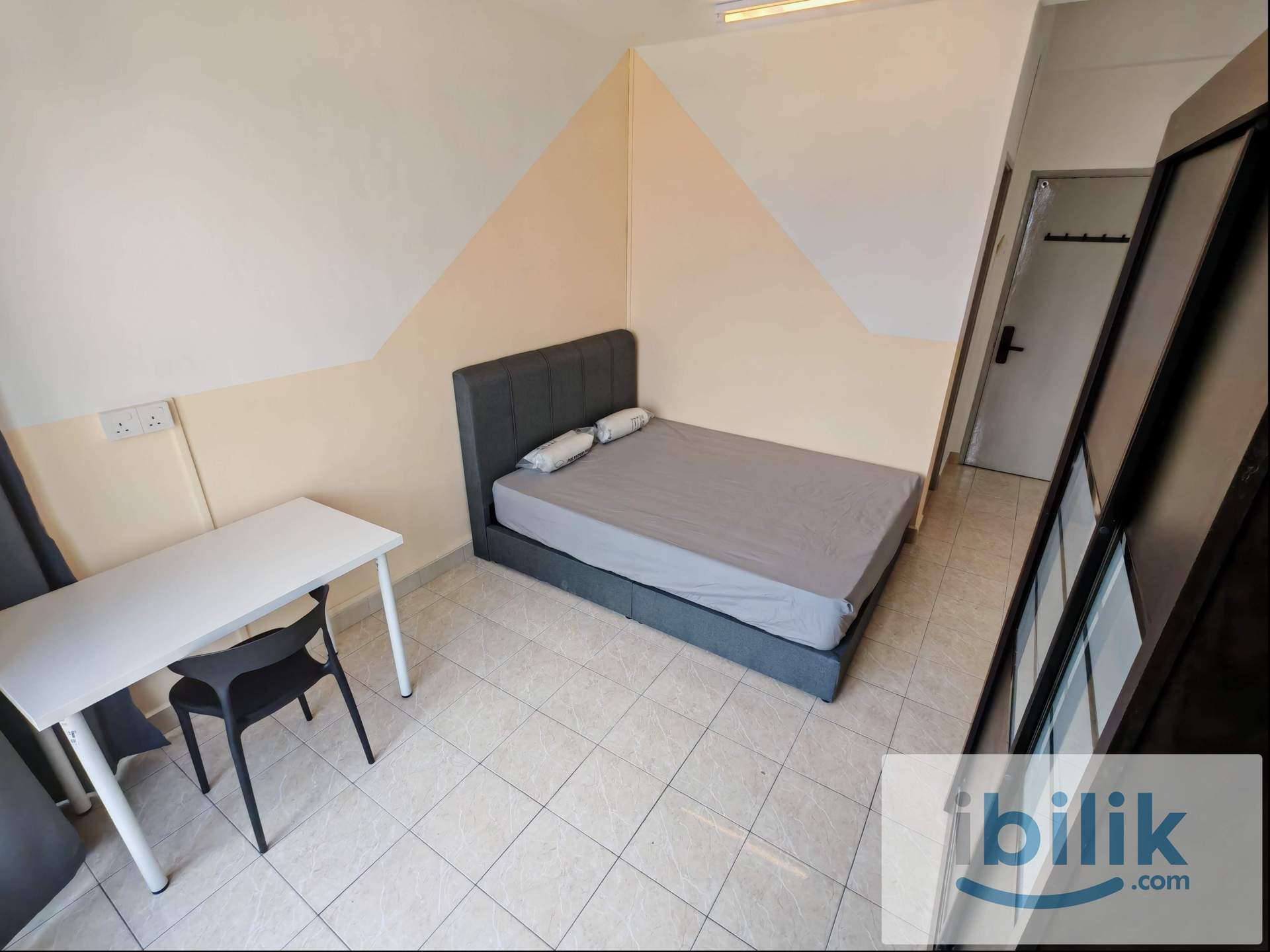 PJ master bedroom with private bathroom - Image 1