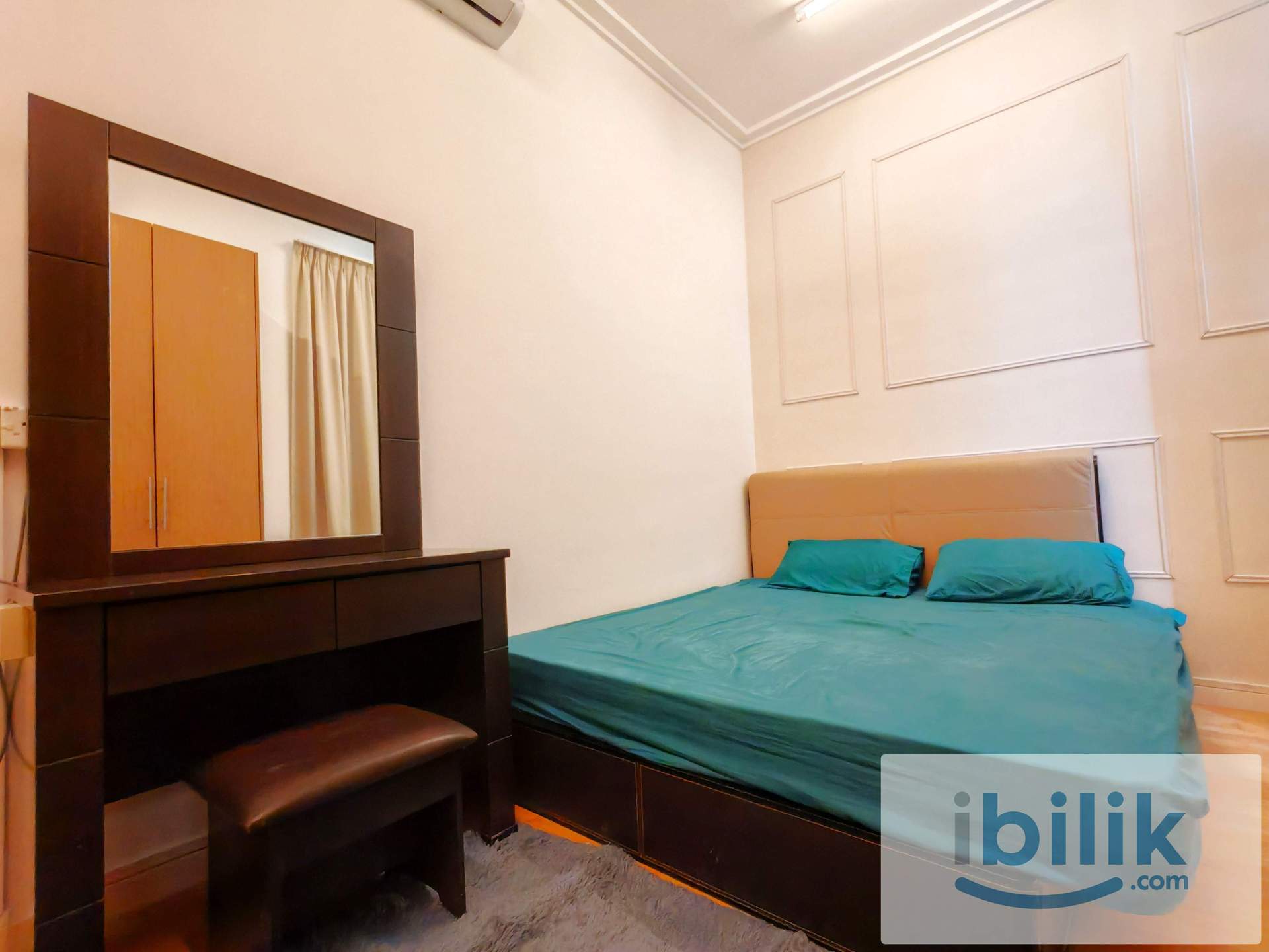 TRX MIDDLE BEDROOM - Image 1