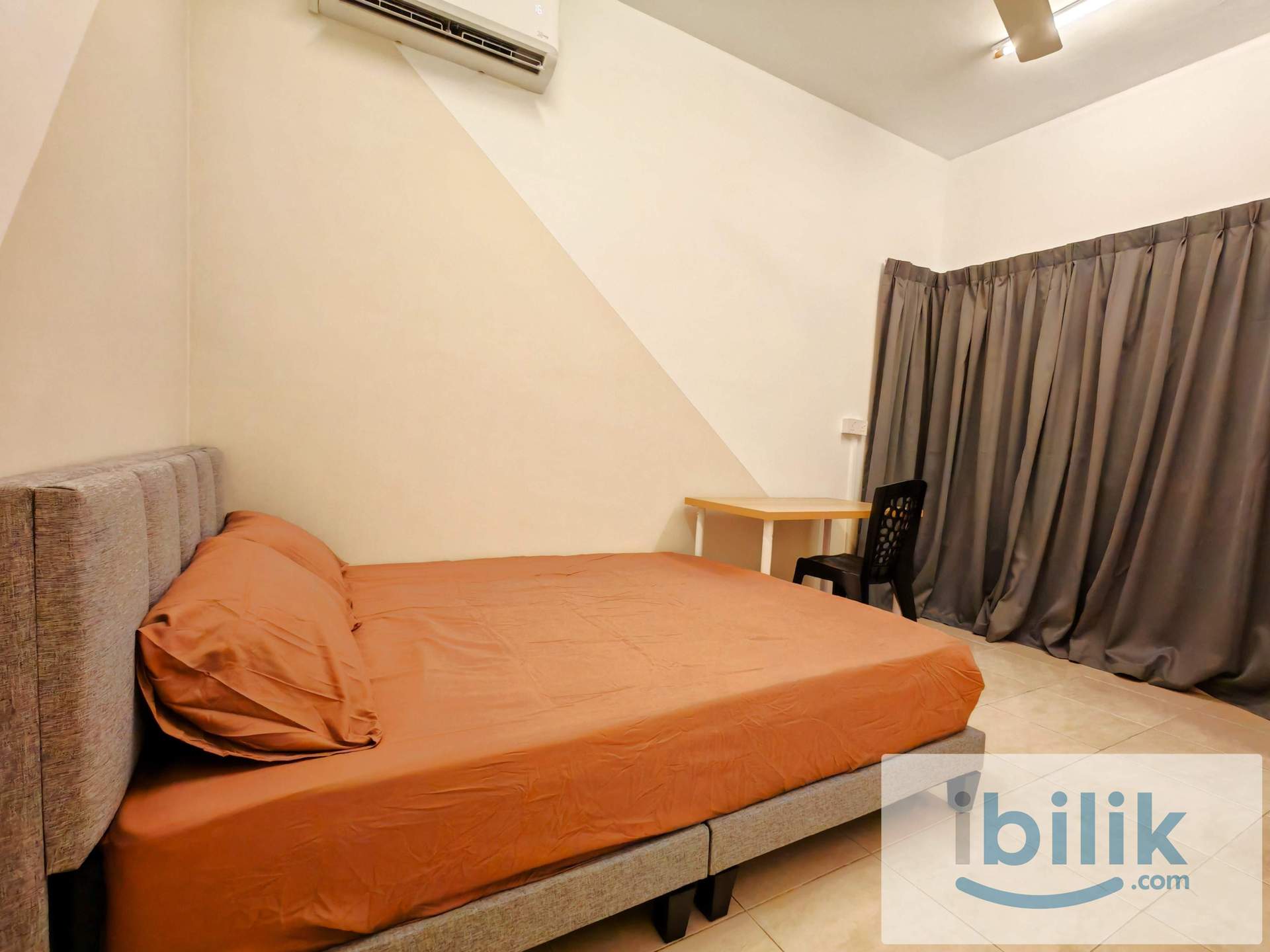 Bandar Utama Middle Room. Nearby MRT. Free WiFi electricity  - Image 1