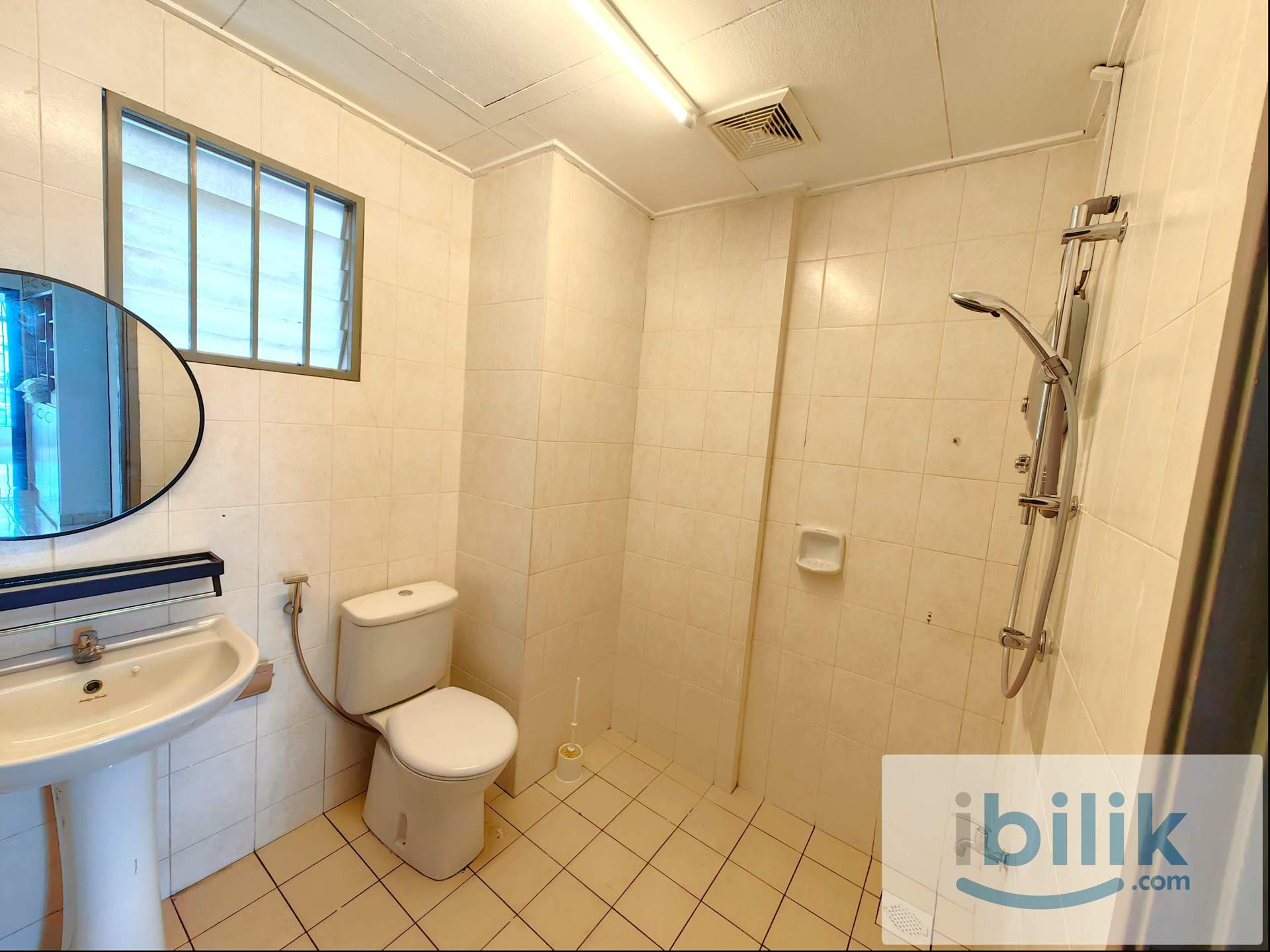 PJ SS14 Middle Room nearby LRT. Free WiFi electricity  - Image 3