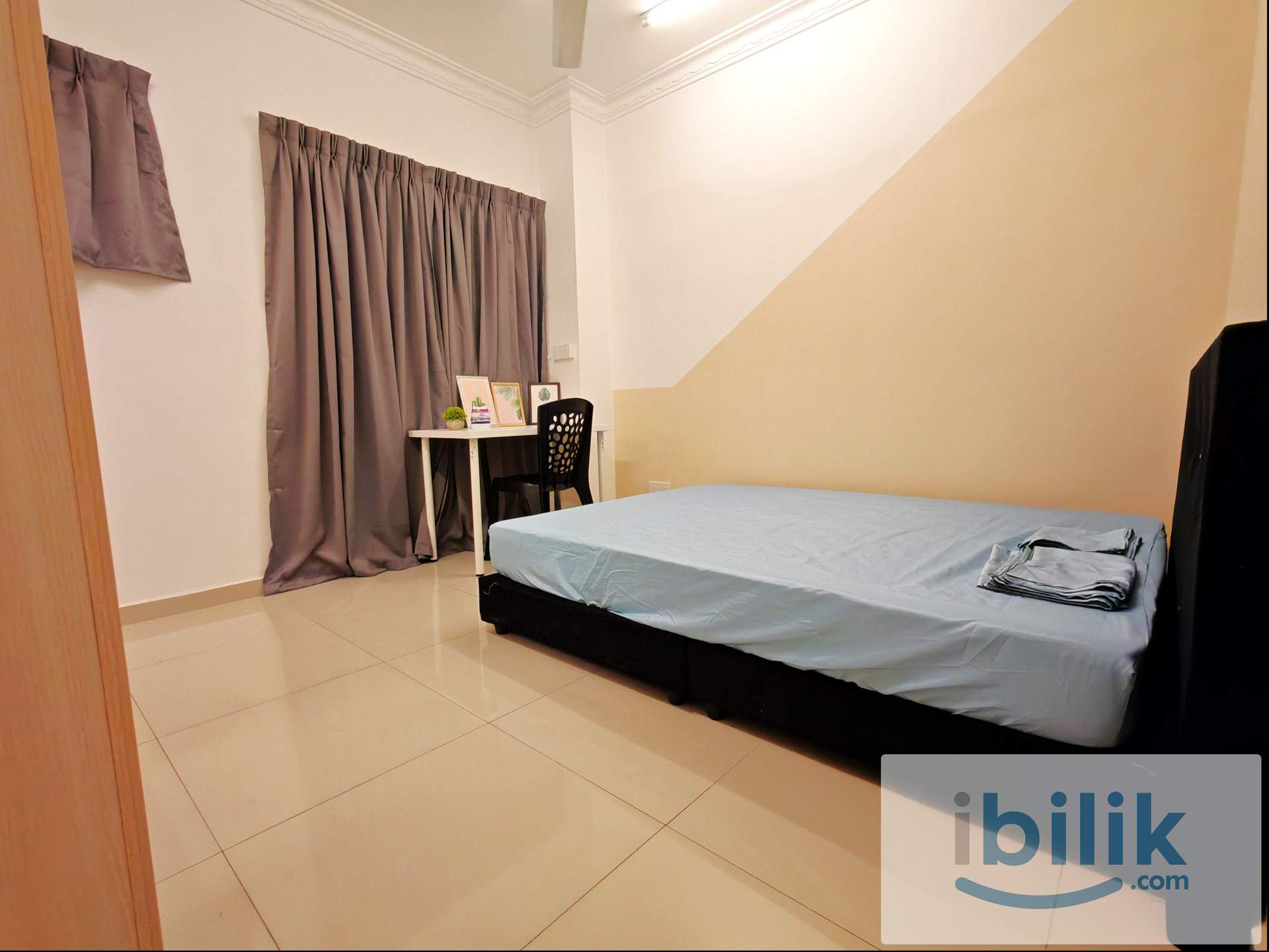 Ara Damansara Master Bedroom with Private Bathroom. Nearby LRT. Free WiFi electricity  - Image 2
