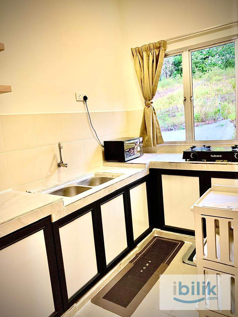 🌸 Fully Furnished Townhouse Room for Rent (Small) - Image 8