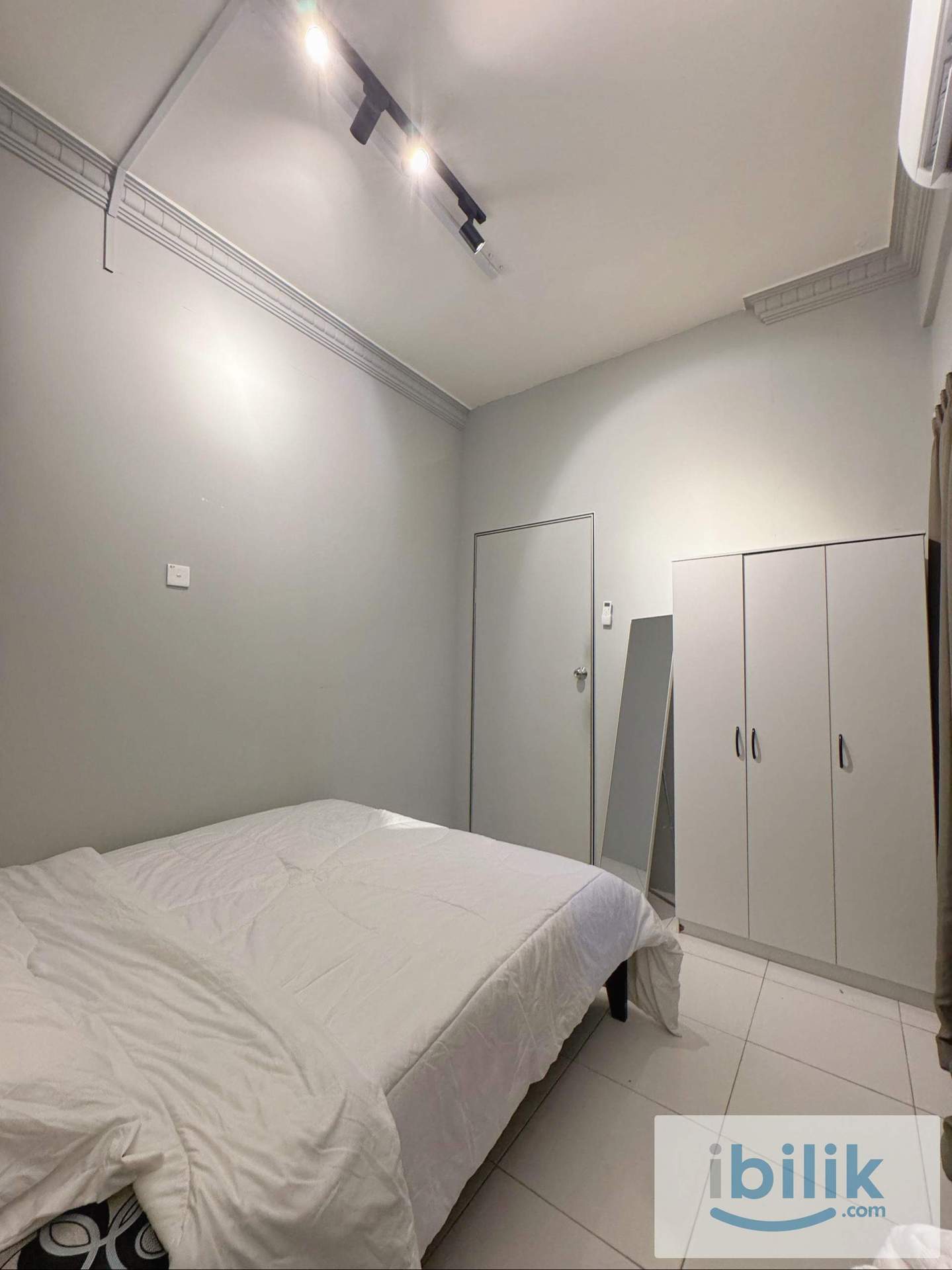 Sunny Balcony Room · Close to AEON & Klebang Beach - Image 2