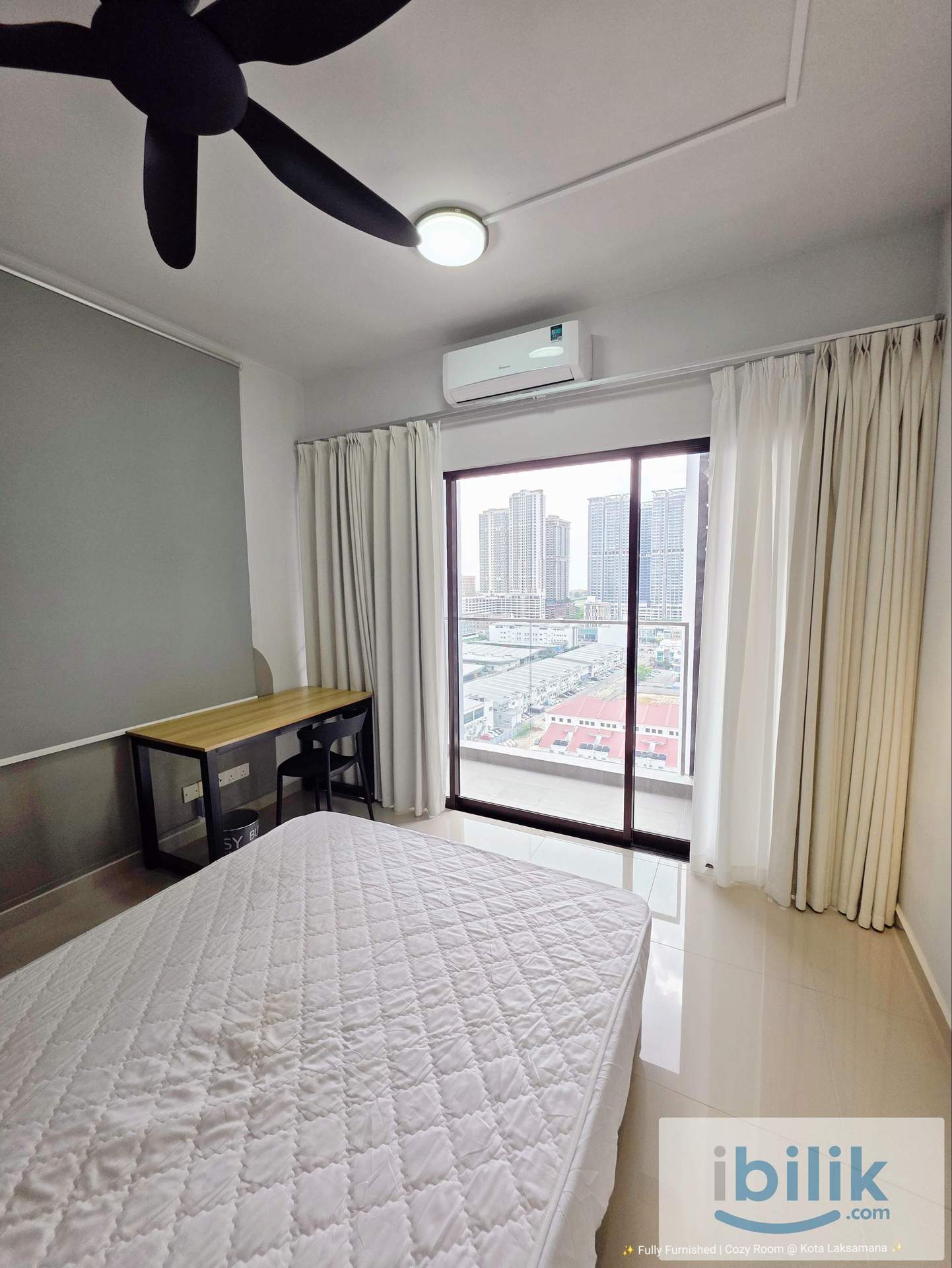 BALCONY ROOM - Image 1