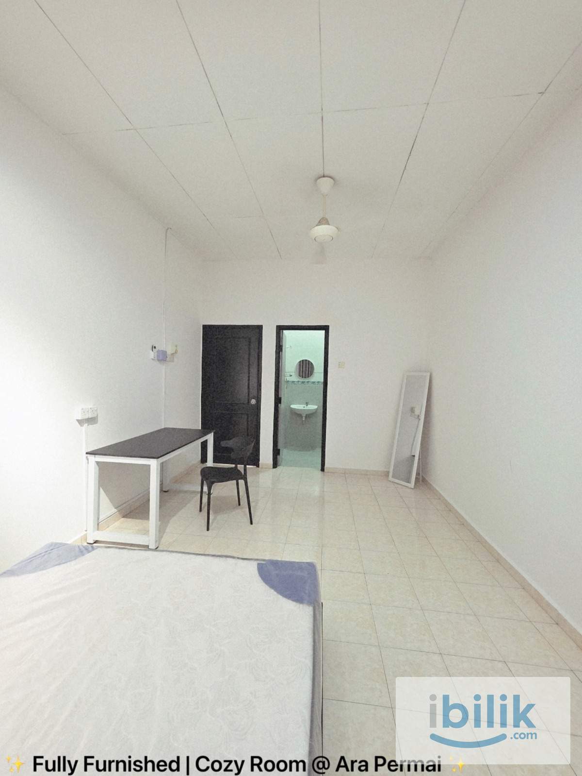 Master Room - Image 10