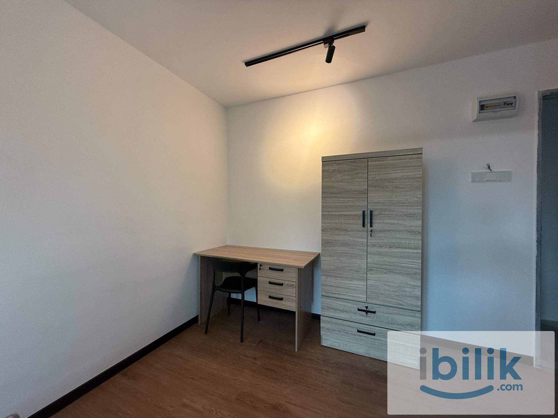 Room for rent with attach bathroon - Image 3