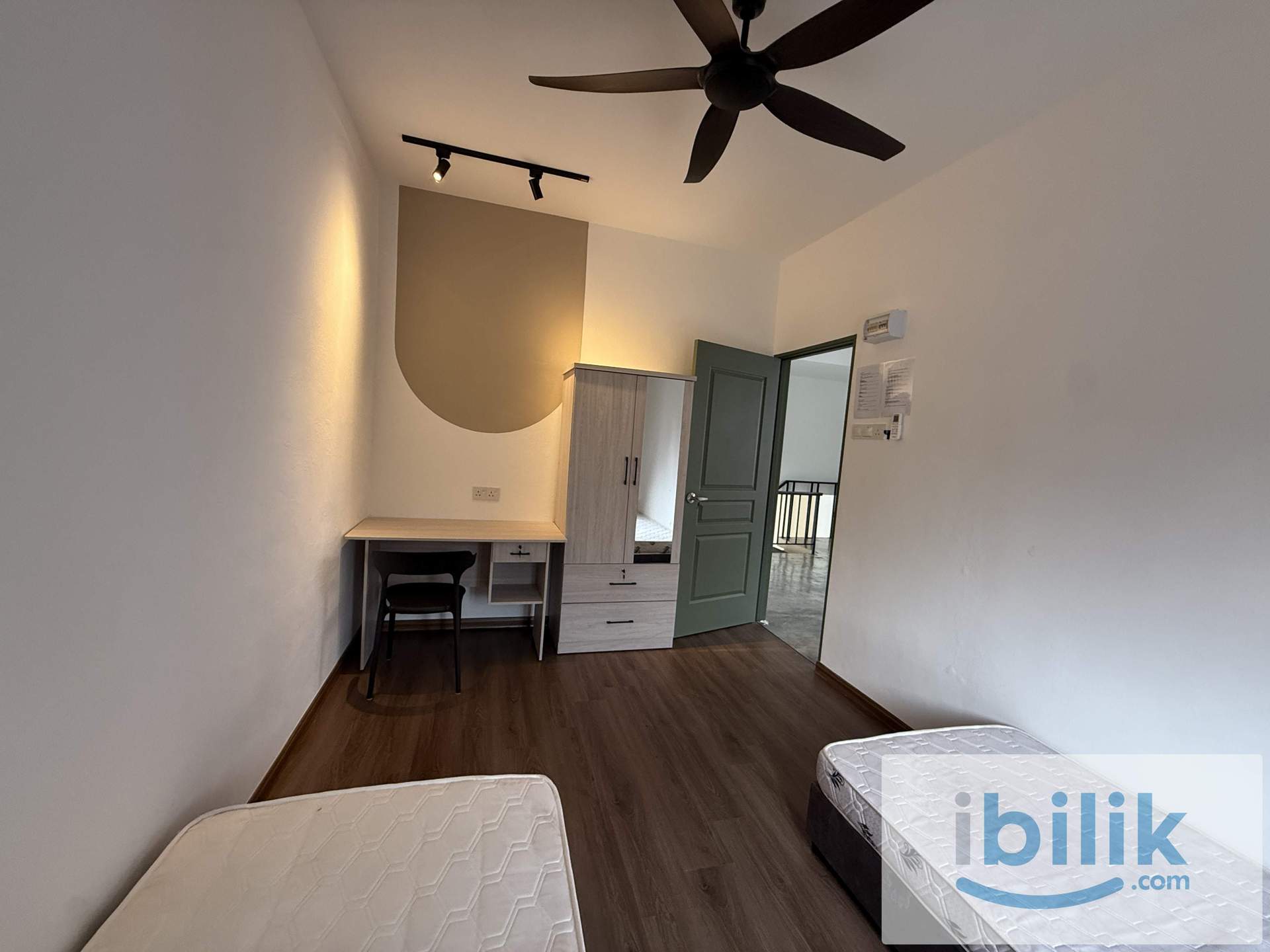 The Roomz 4 @ Lake View - Image 1