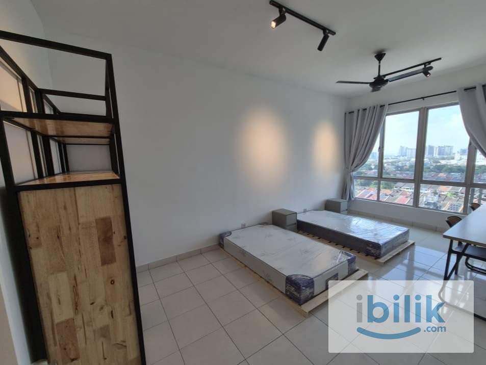 (Female Only) Casa Tiara Condo Medium Room with 2 super single bed for Rent - Image 1