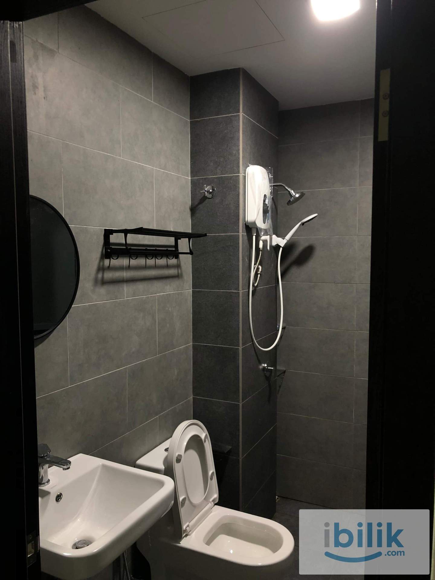Fully furnished Queen Size Bed Studio at Neu Suites Nearby KLCC and LRT JELATEK STATION - Image 6