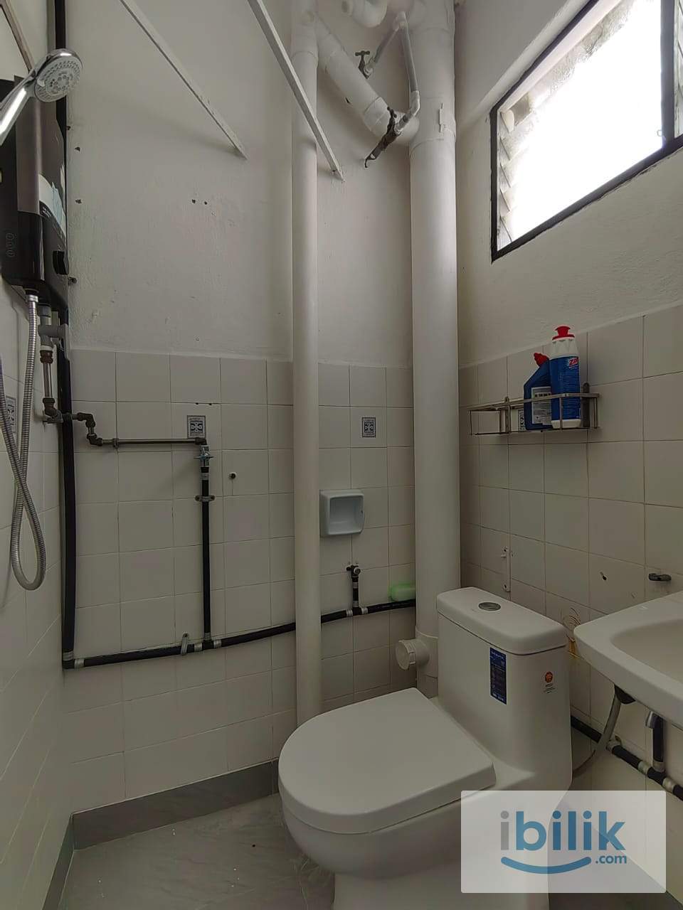 Mix Gender Unit, Couple Friendly, Master Bedroom With Private Bathroom ,Nearest To Bayan Baru - Image 6