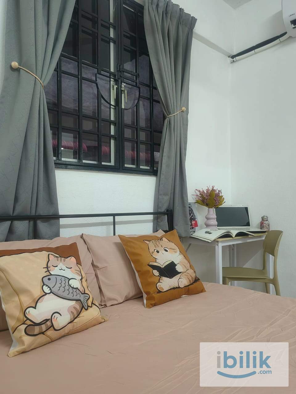 Female Middle Room, Shared Bathroom, Smart TV, Nearest To Bayan Baru, GBS, One Pricint & Pantai Hospital  - Image 3