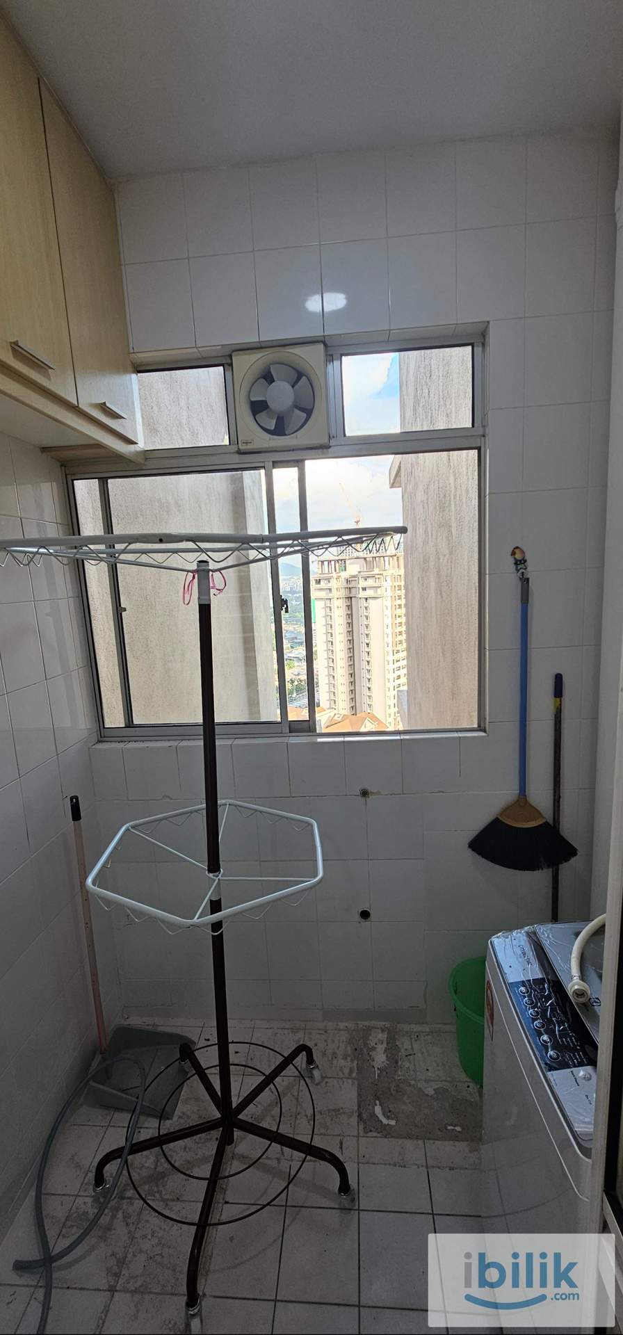 MEDIUM ROOM/CLEAN UNIT! FULLY FURNISHED! MALE/MUSLIM UNIT! - Image 6