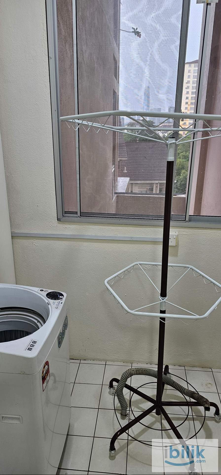MASTER ROOM/CLEAN UNIT! FULLY FURNISHED! FEMALE/MUSLIM UNIT! - Image 8