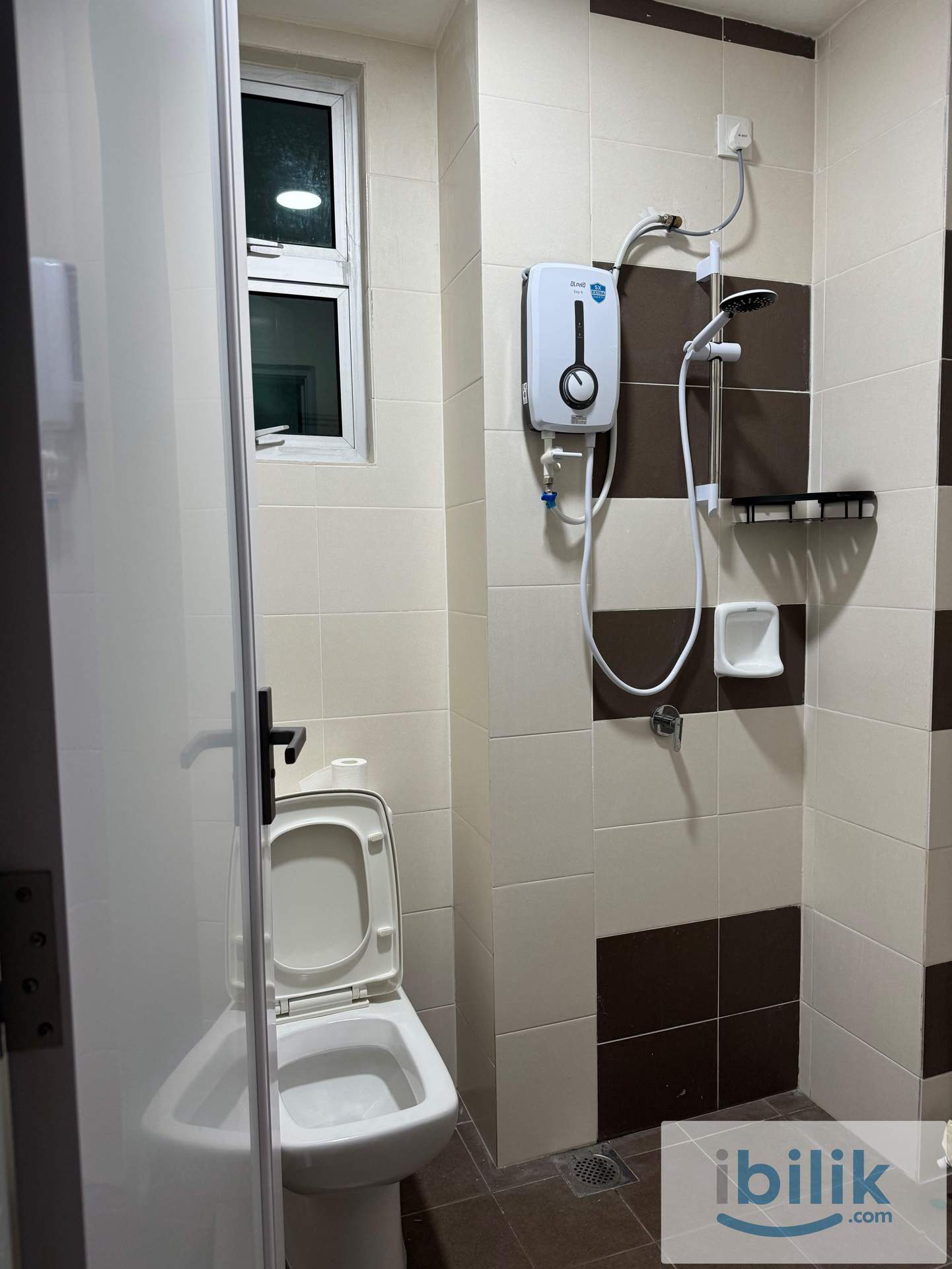 Single/Middle Room for rent - Image 2
