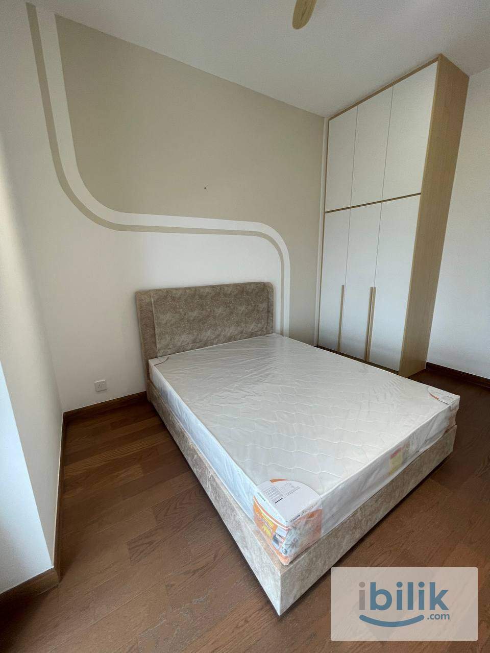 TV MEDIUM ROOM 2 Min Walk to MRT Taman Pertama - Image 1