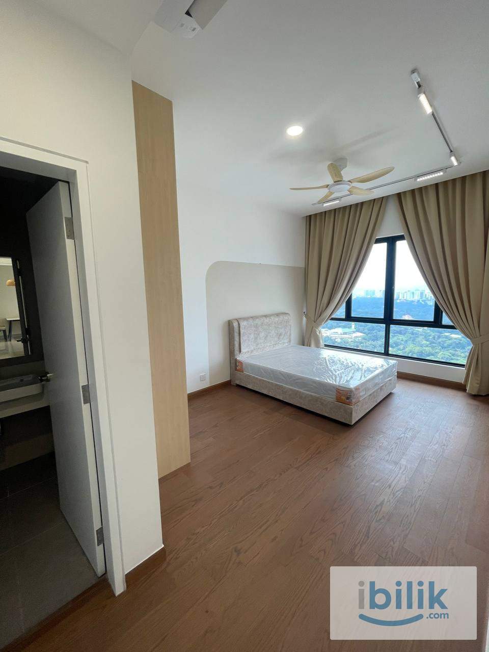 MASTER ROOM 2 Min Walk to MRT Taman Pertama - Image 1