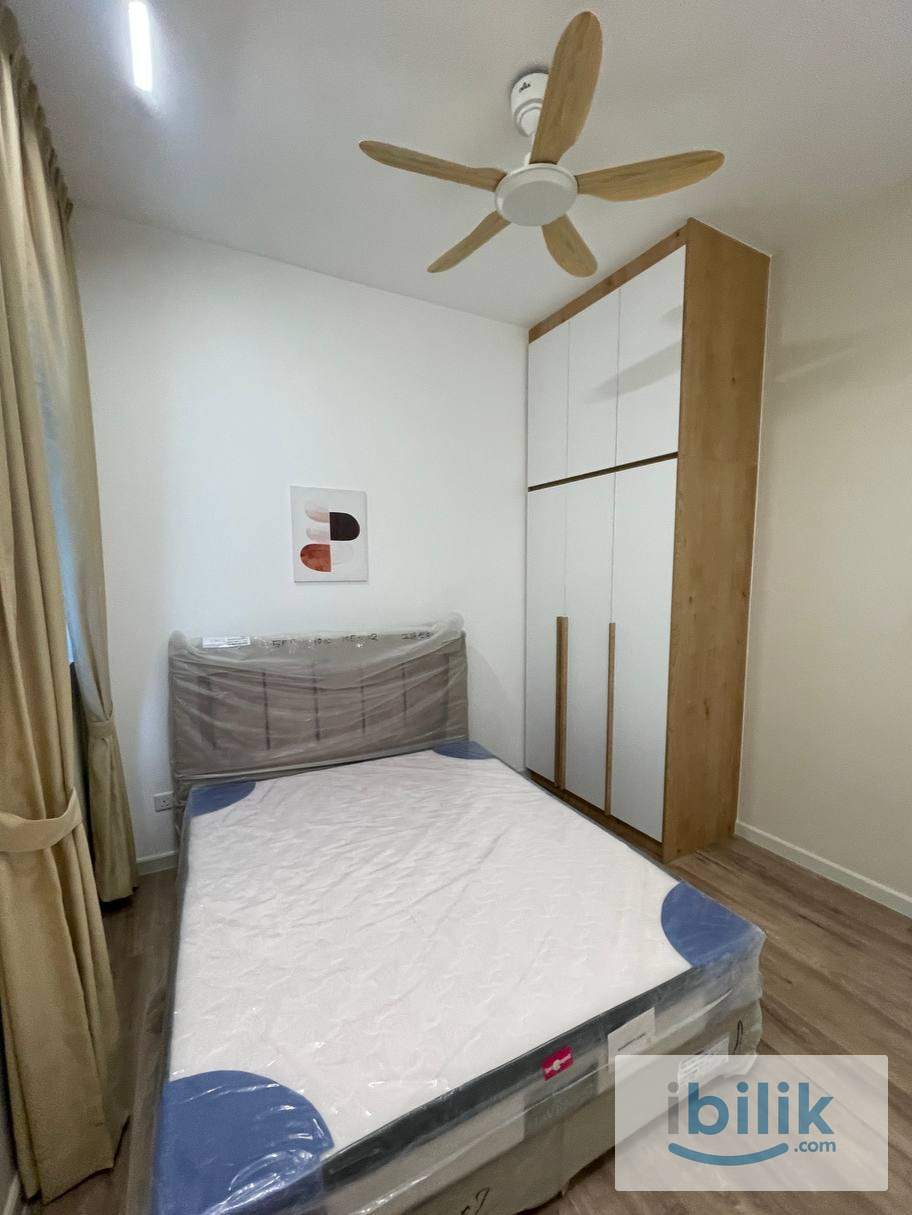 MEDIUM ROOM 2 Min Walk to MRT Taman Pertama - Image 1