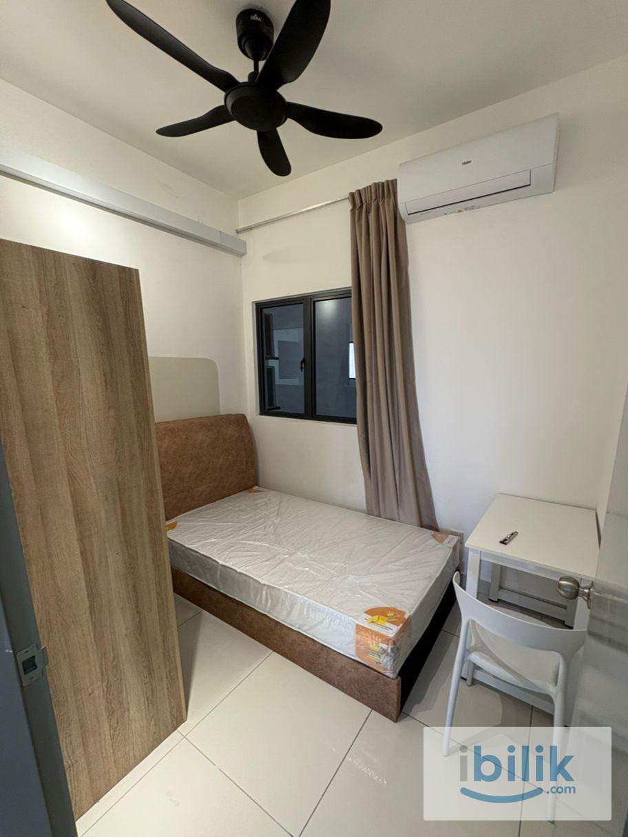 SMALL ROOM 2 Min Walk to MRT Taman Pertama - Image 1