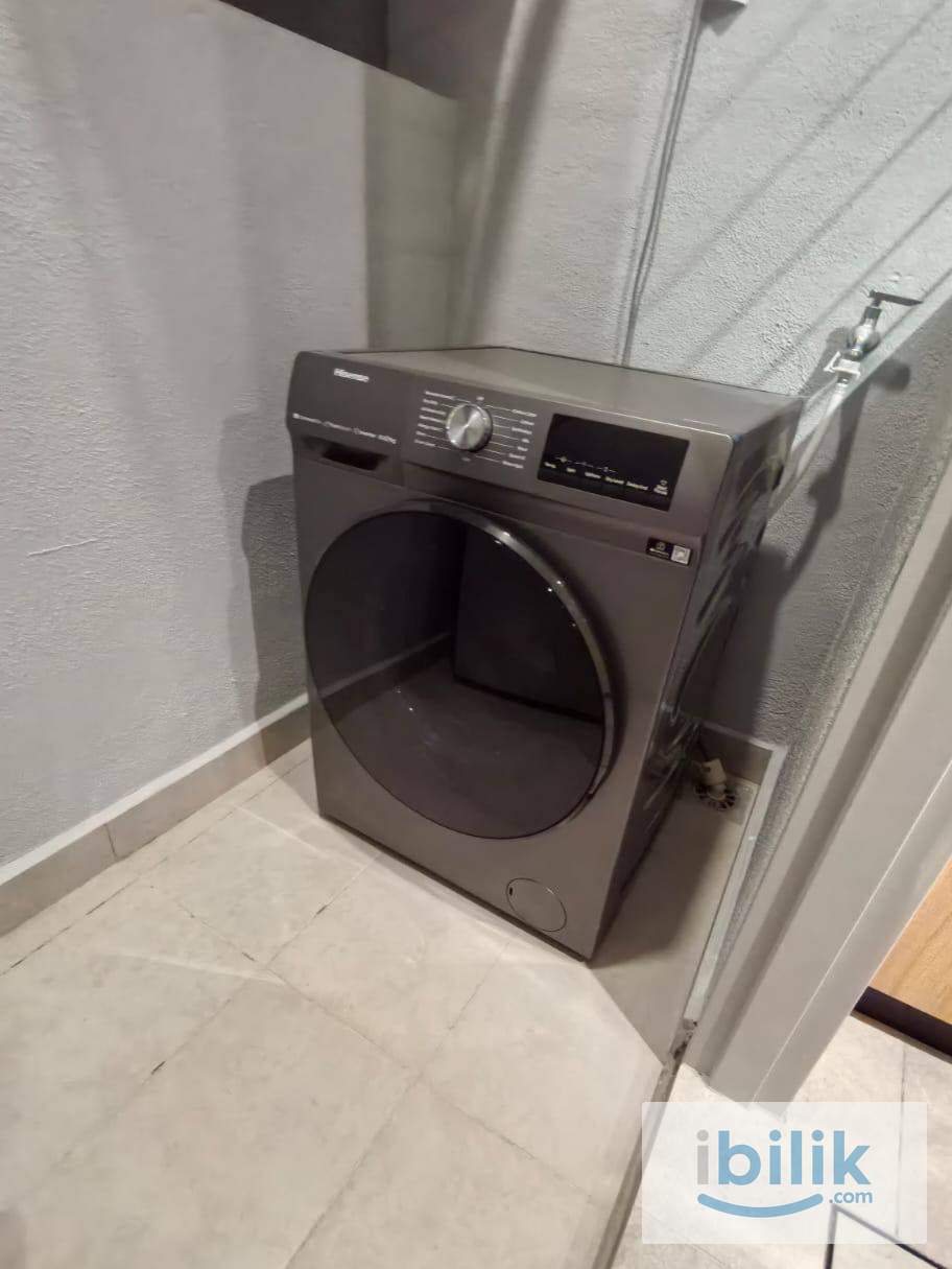 SMALL ROOM 2 Min Walk to MRT Taman Pertama - Image 3